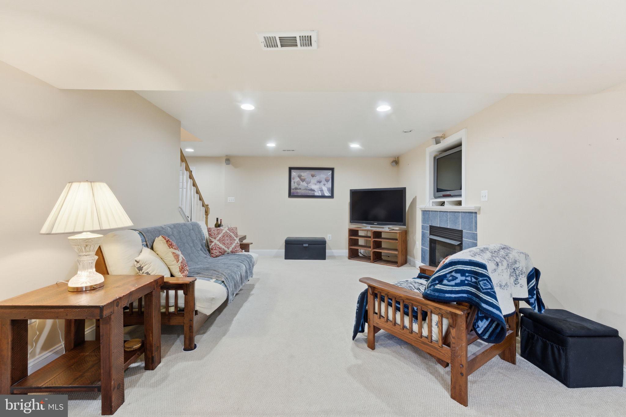 TREVOR HILL - Residential