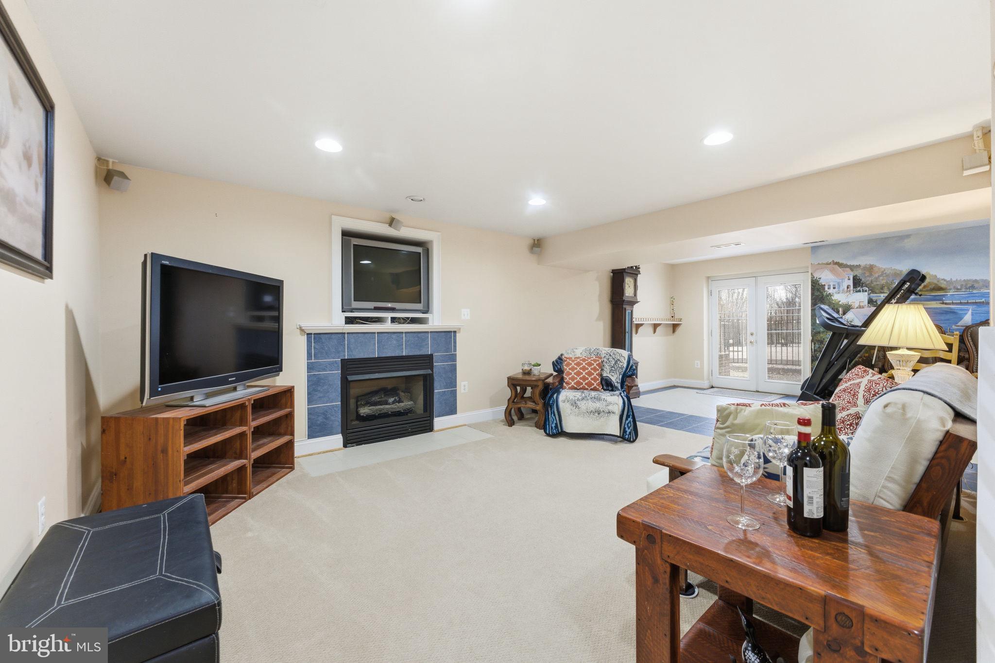 TREVOR HILL - Residential