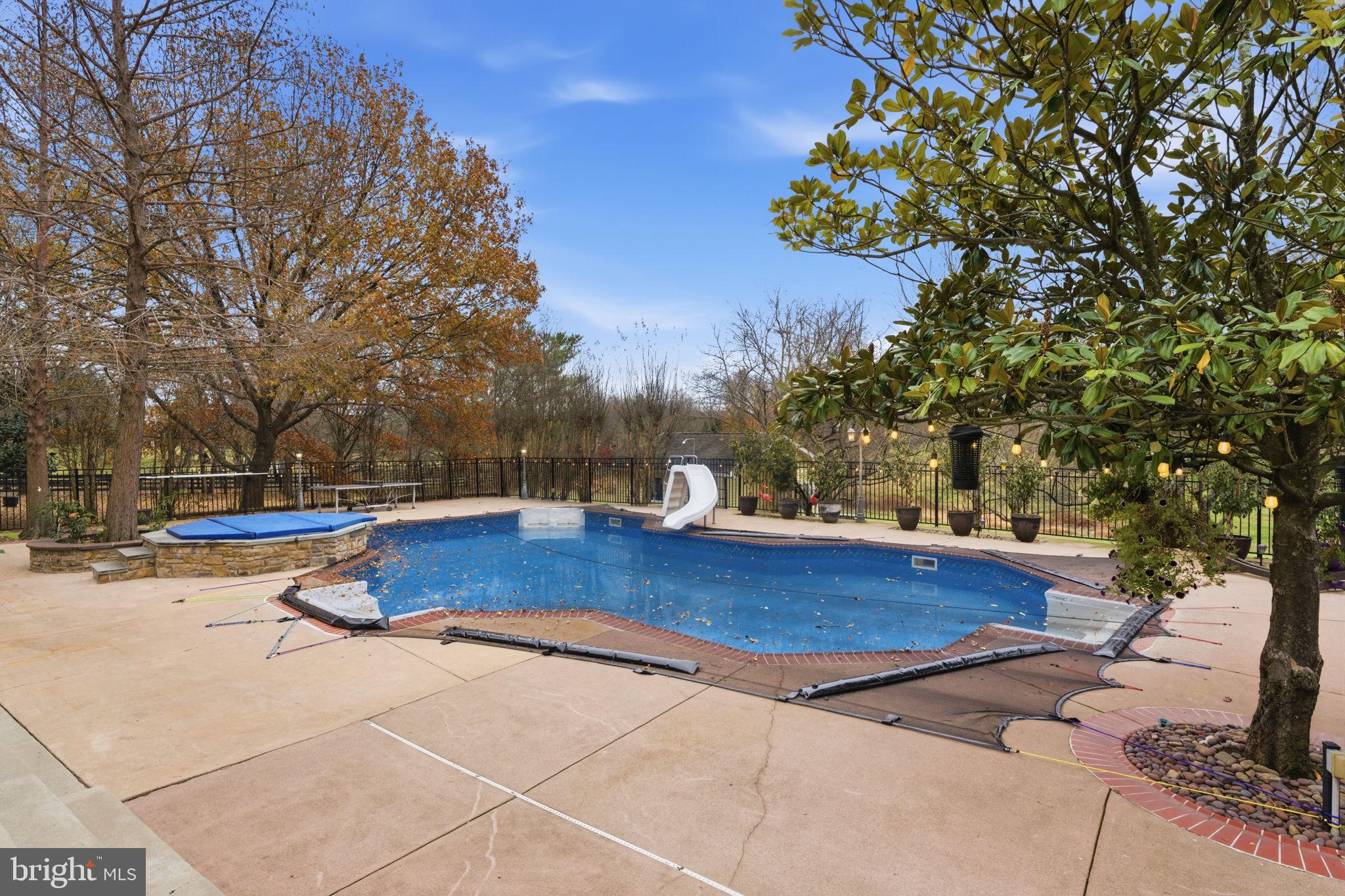 TREVOR HILL - Residential