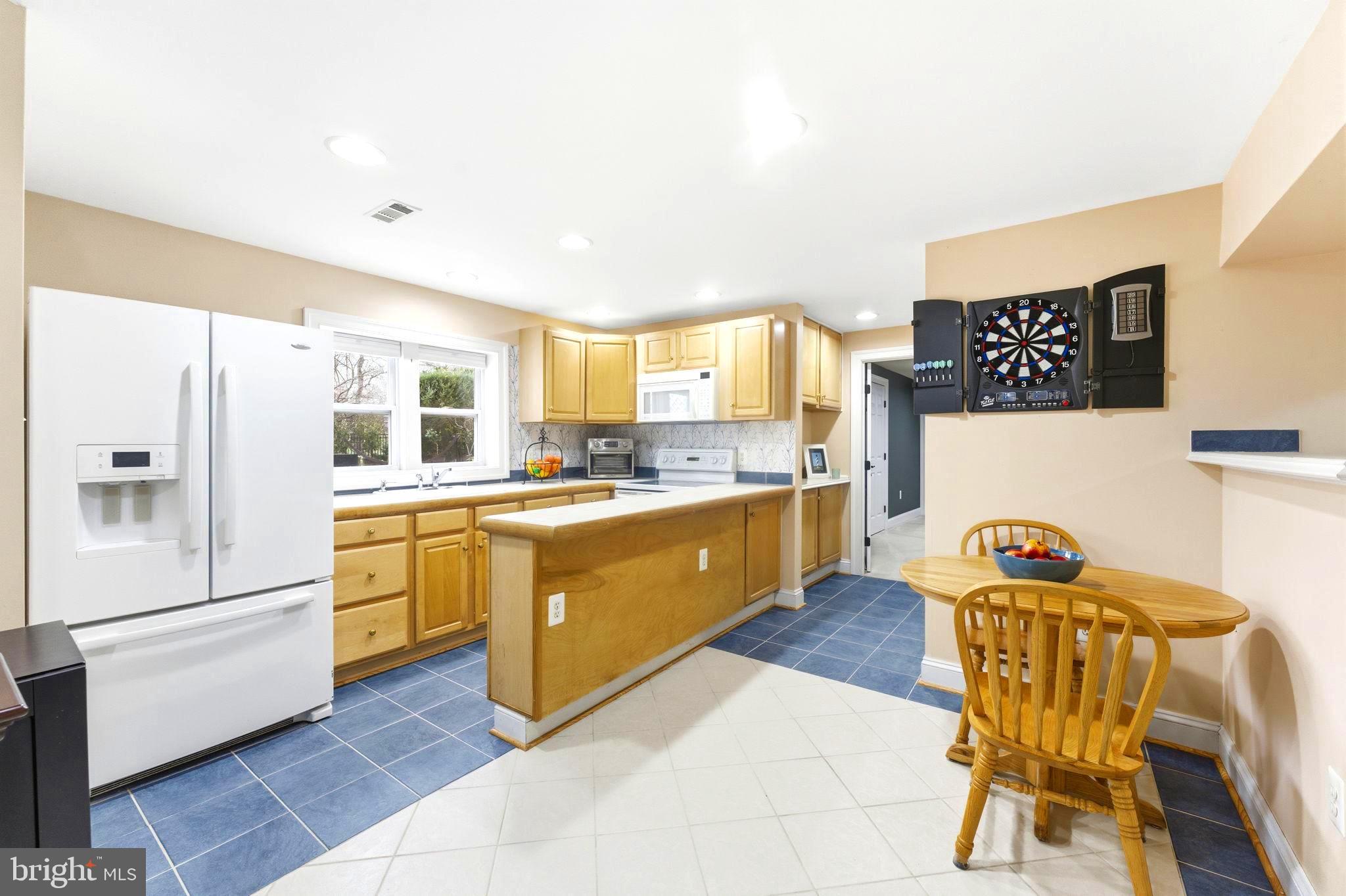 TREVOR HILL - Residential