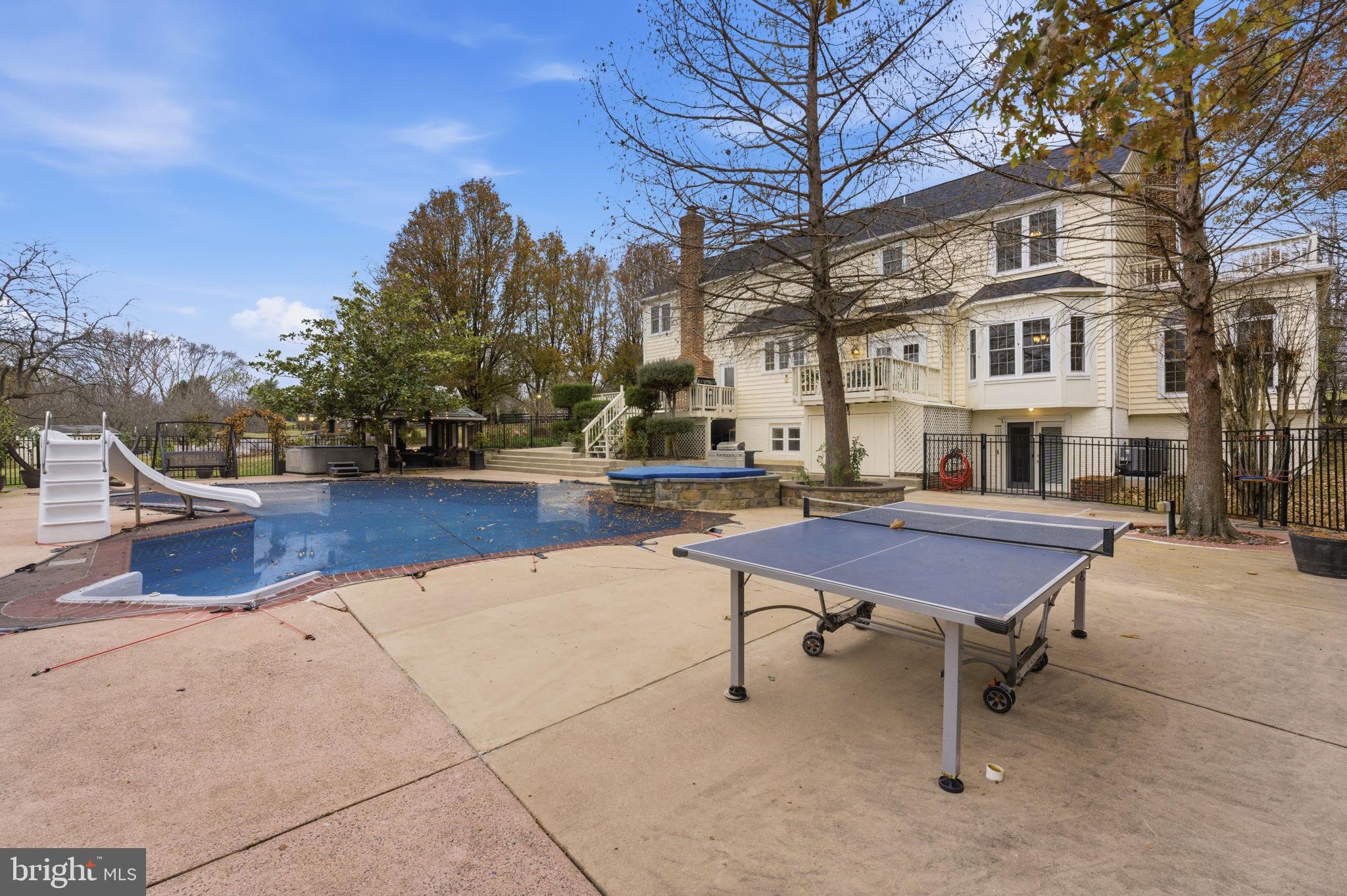 TREVOR HILL - Residential