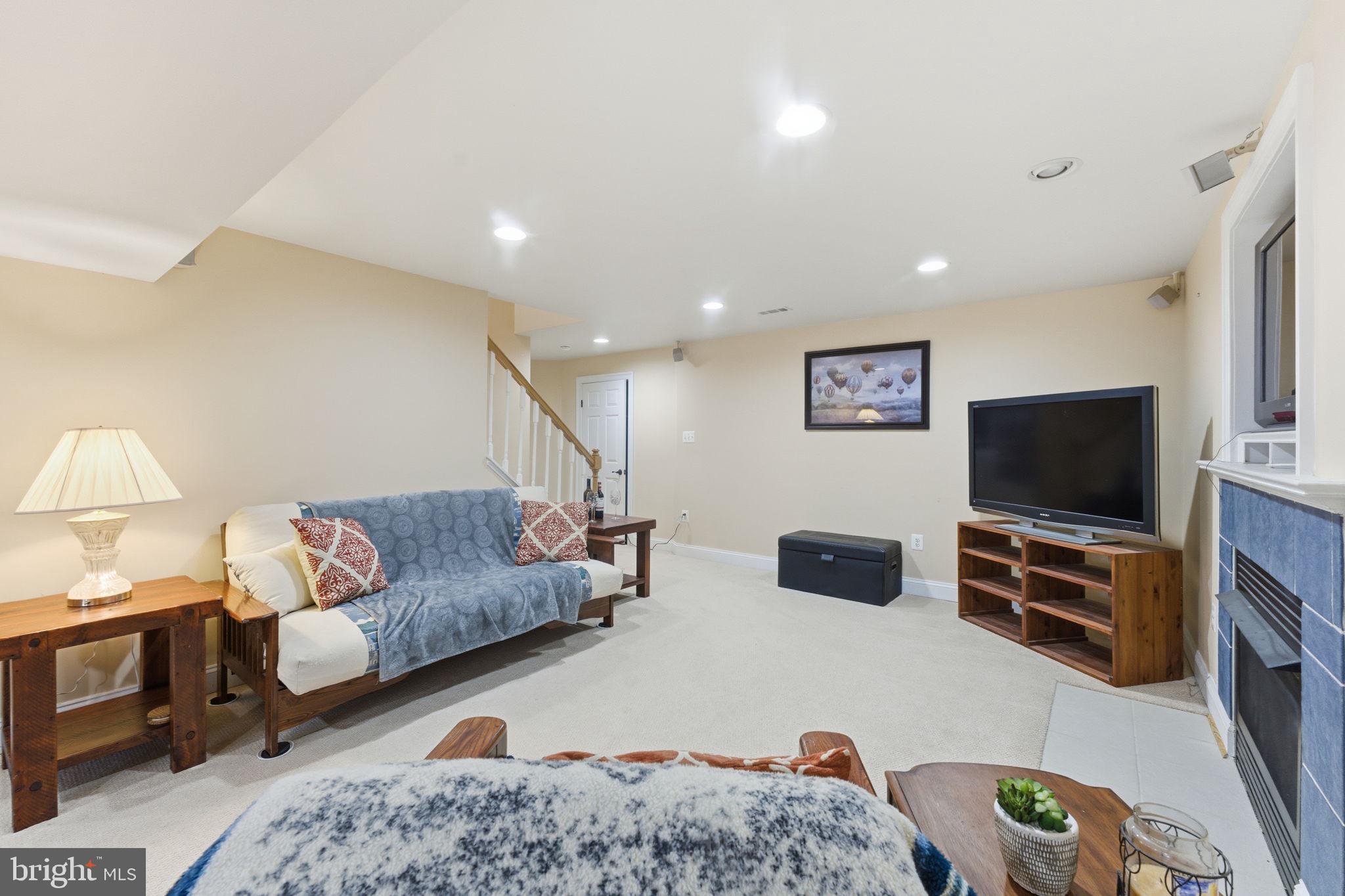 TREVOR HILL - Residential