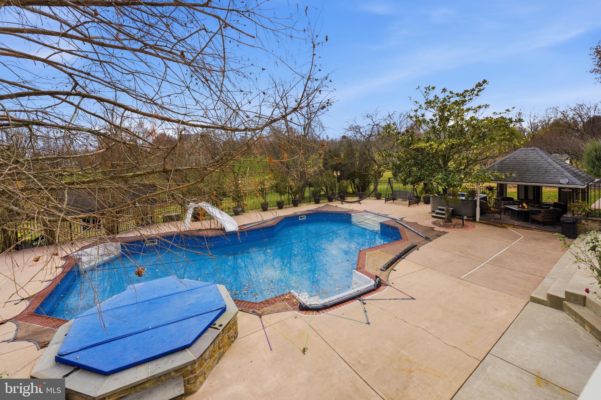 TREVOR HILL - Residential