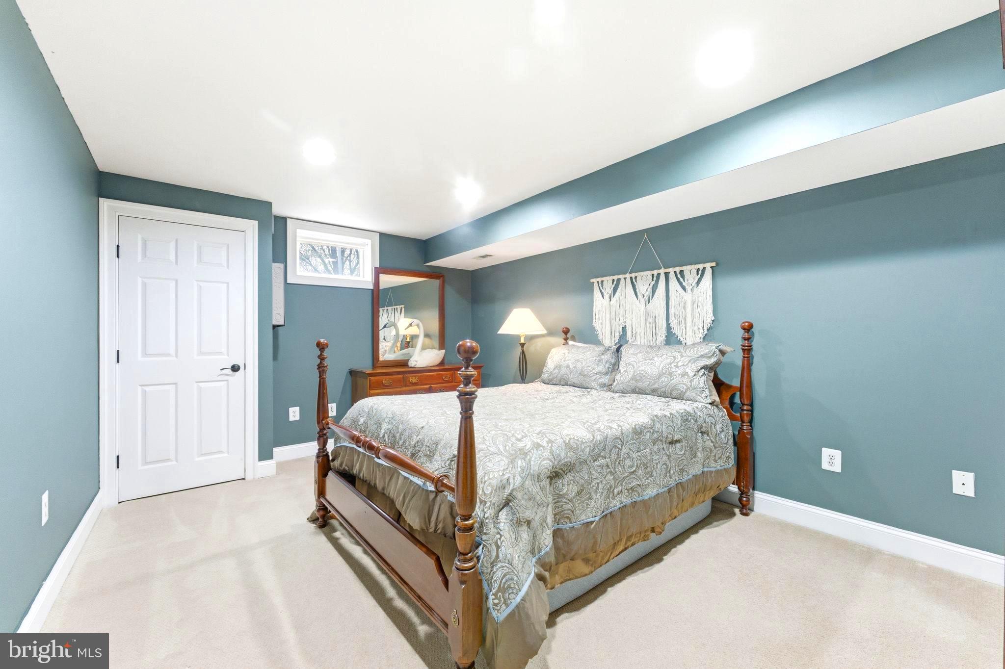 TREVOR HILL - Residential