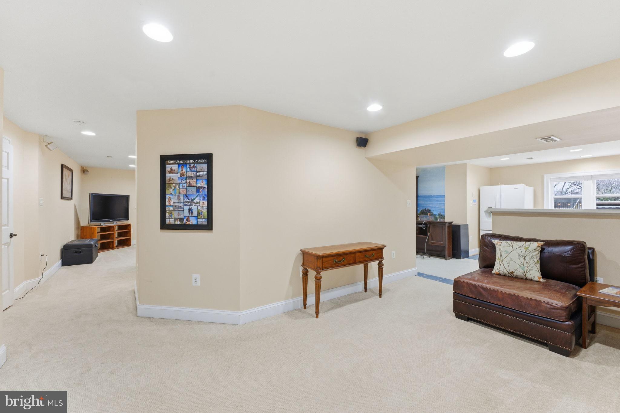 TREVOR HILL - Residential