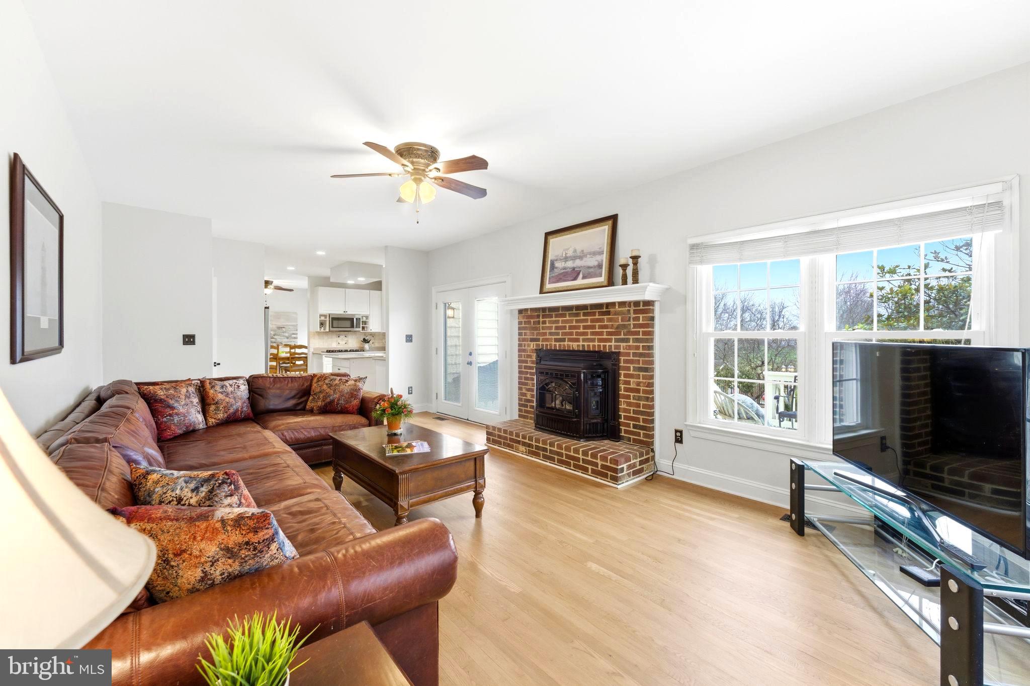 TREVOR HILL - Residential