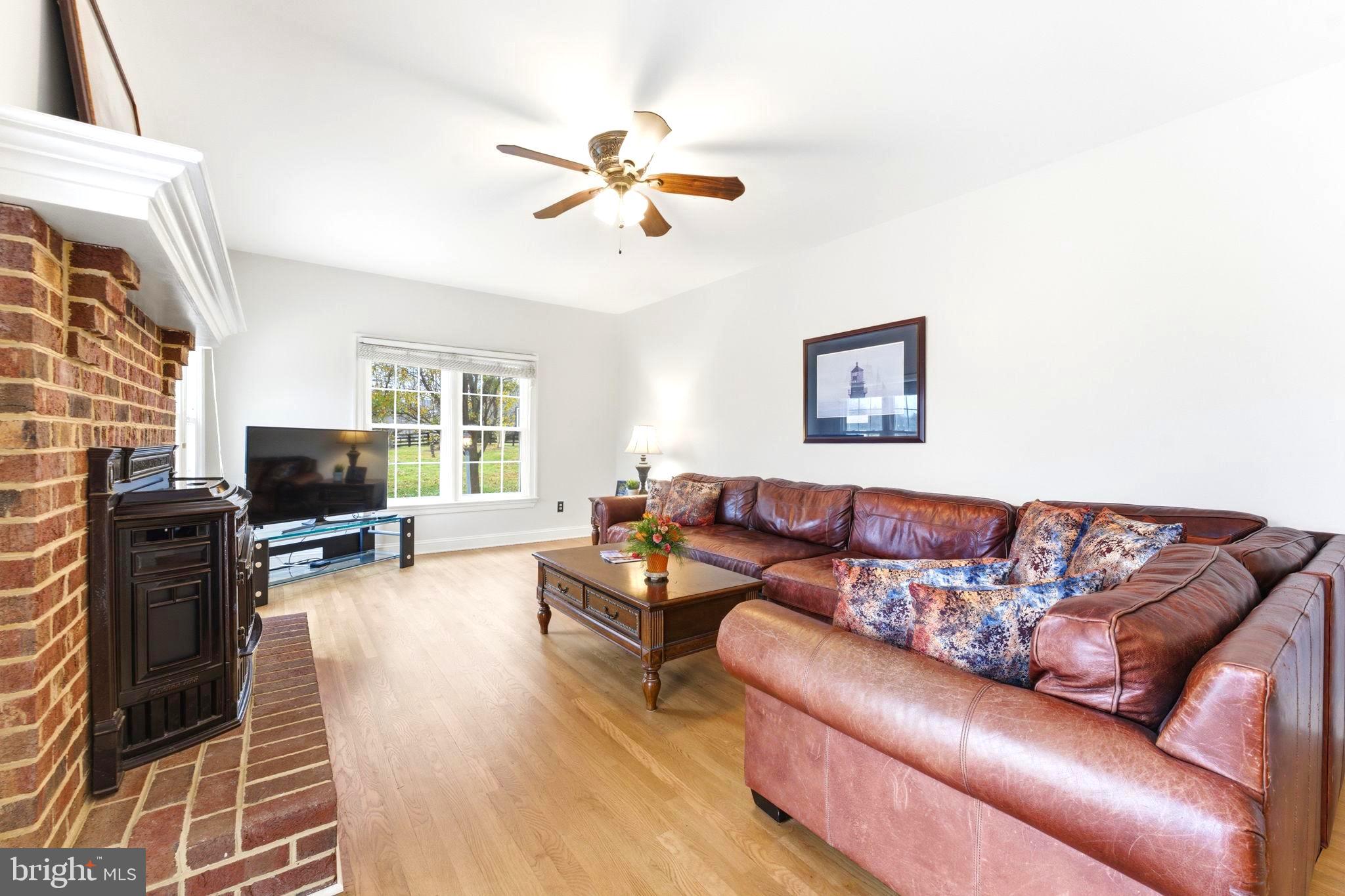 TREVOR HILL - Residential