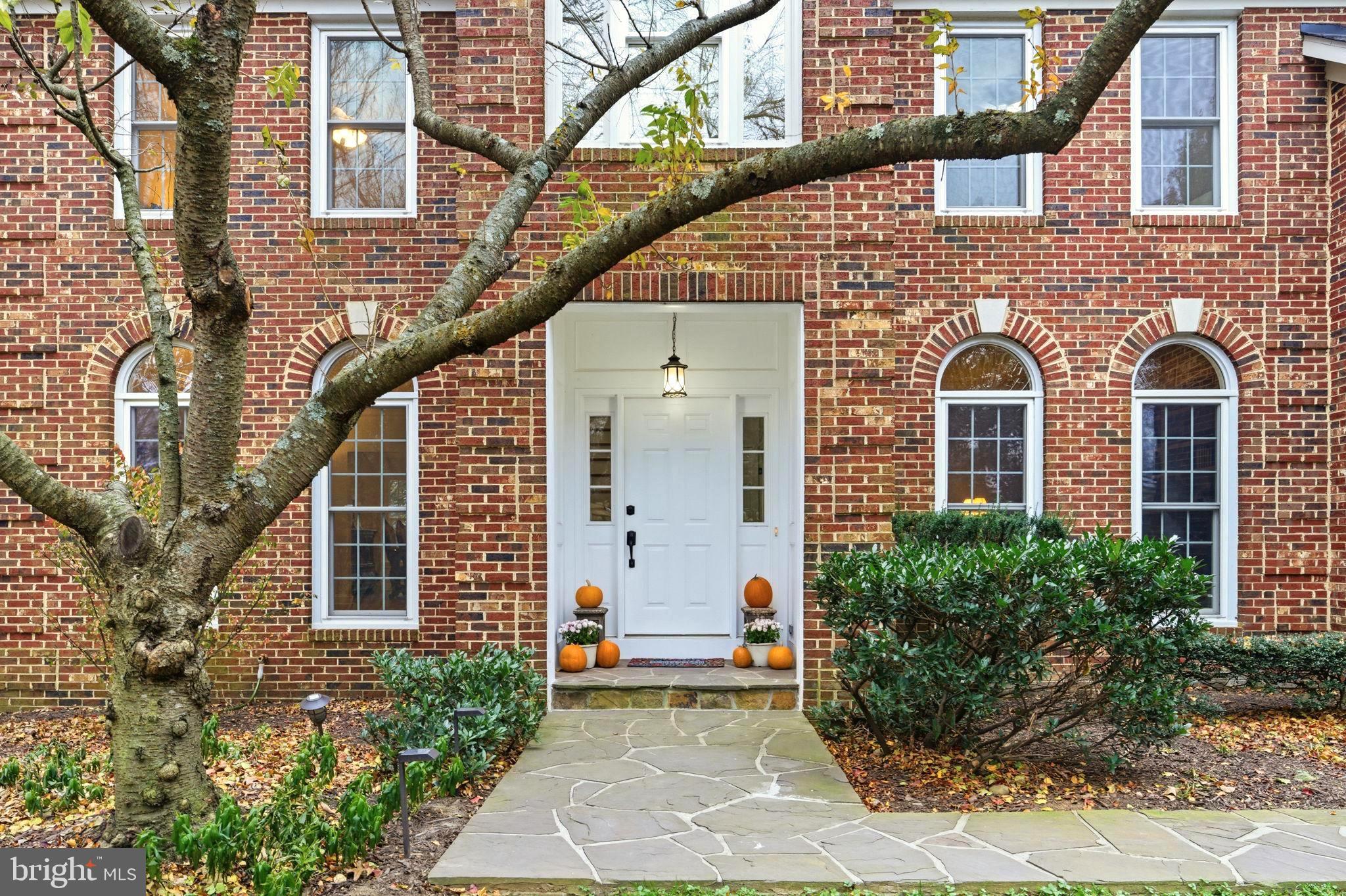 TREVOR HILL - Residential