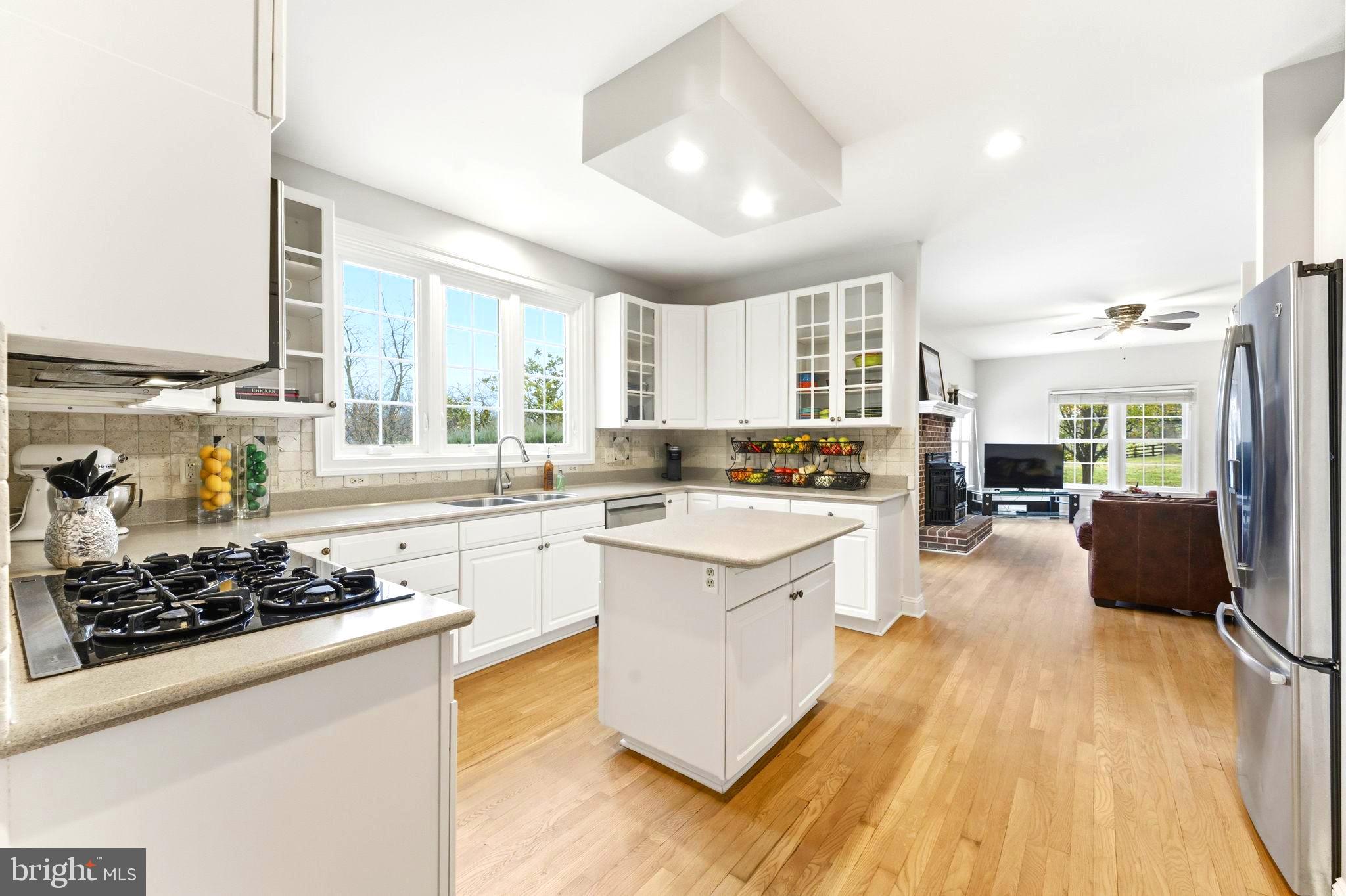 TREVOR HILL - Residential