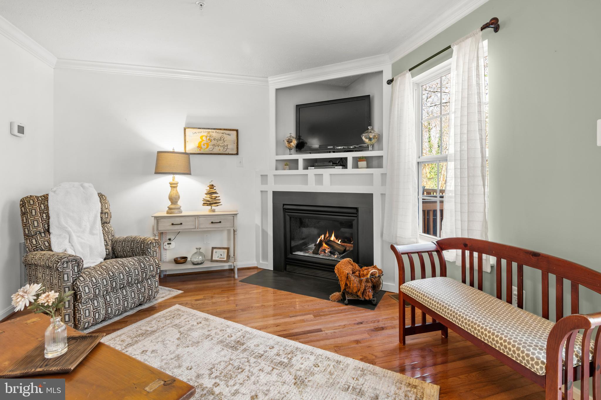 FALCON CREST - Residential