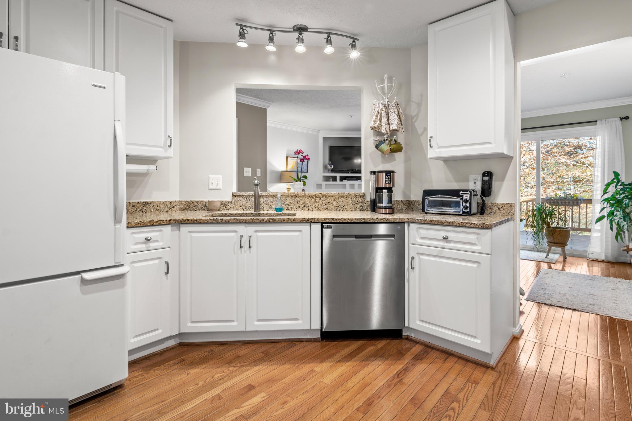 FALCON CREST - Residential