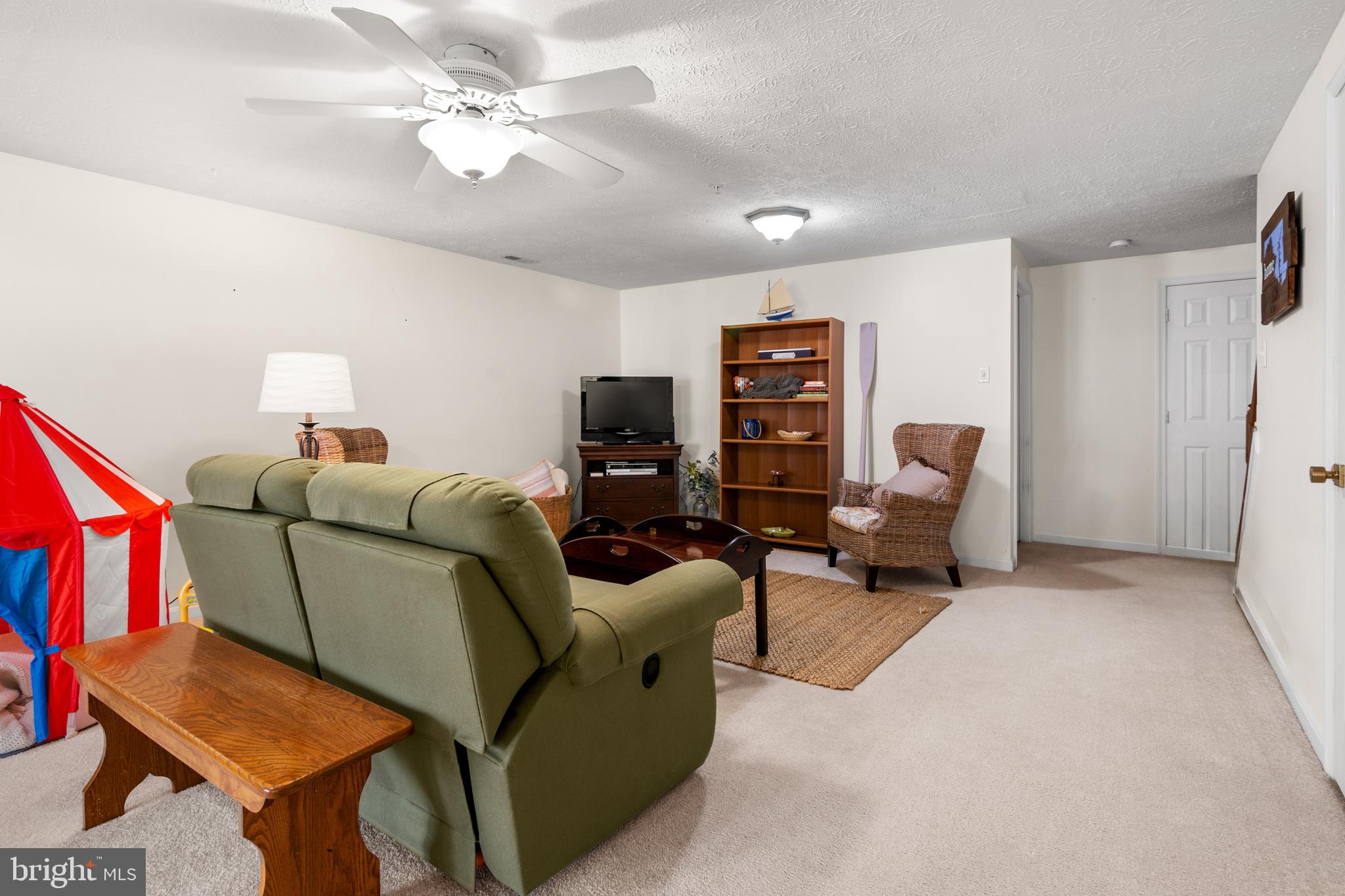 FALCON CREST - Residential