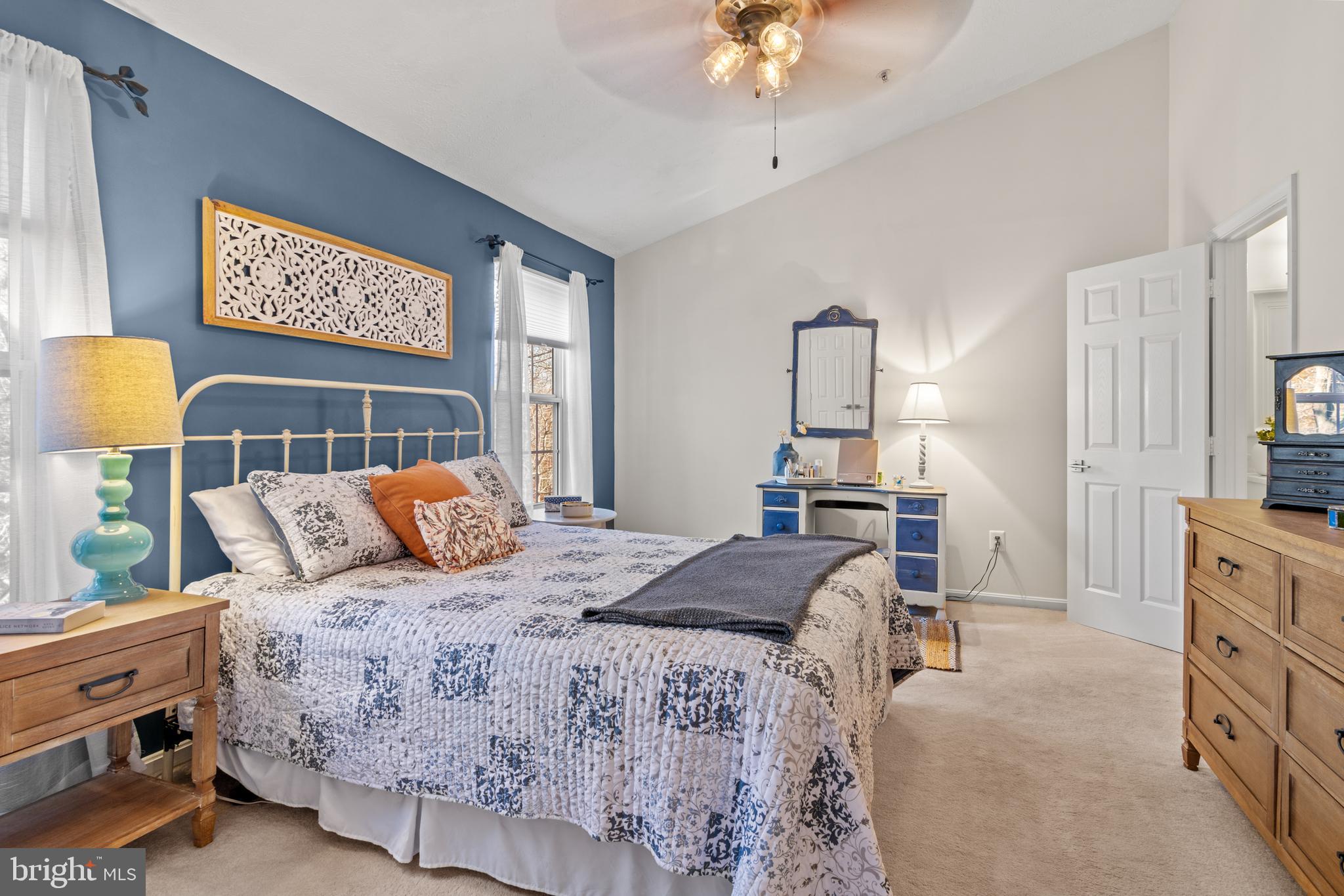 FALCON CREST - Residential