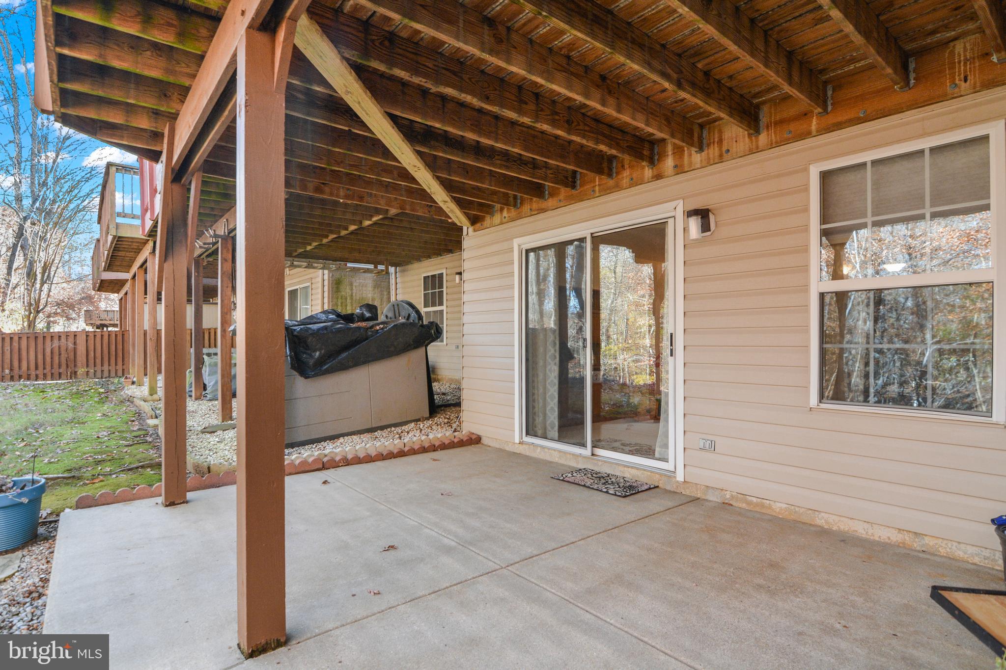 FALCON CREST - Residential