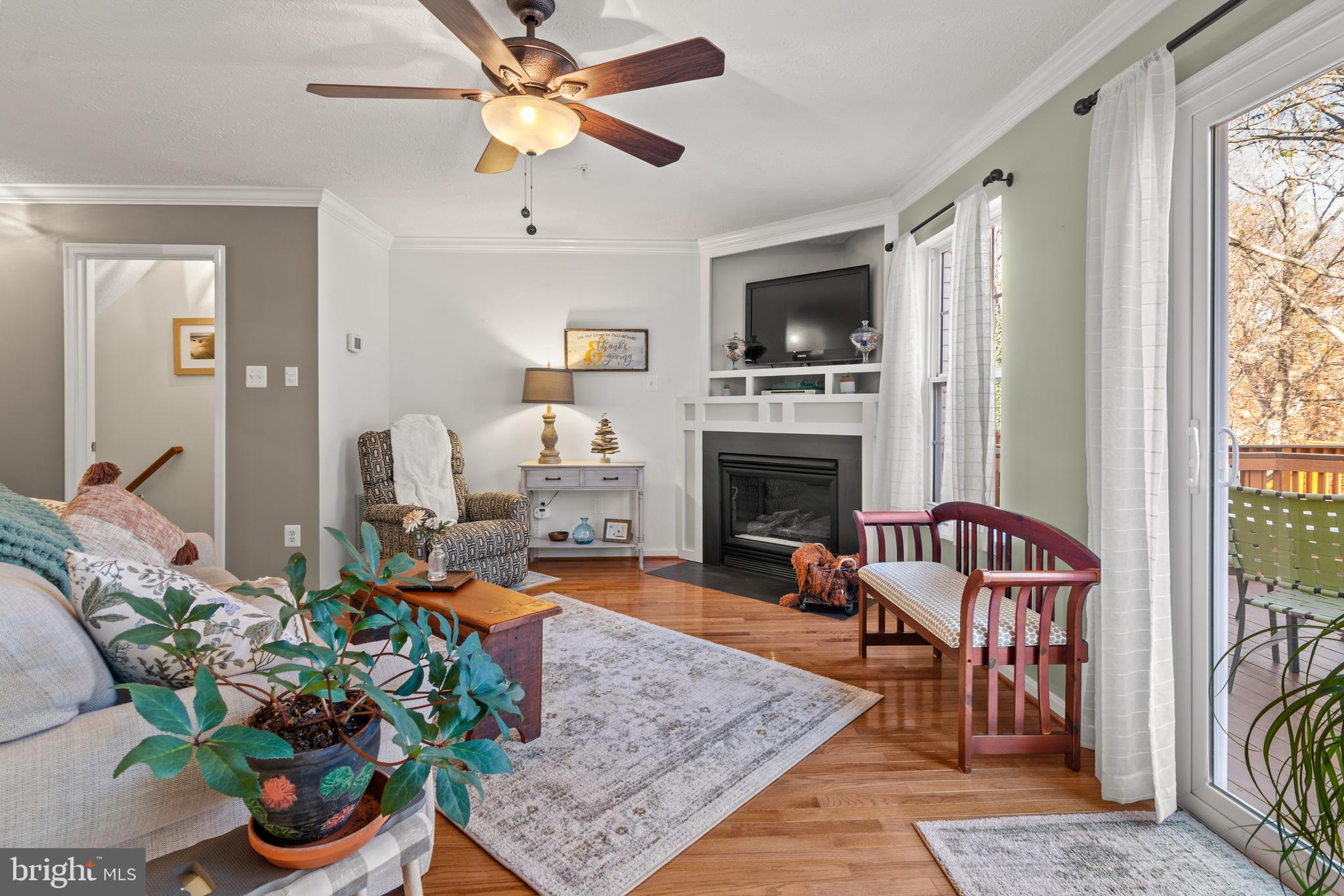 FALCON CREST - Residential