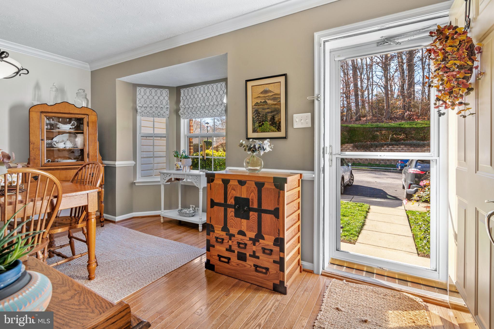 FALCON CREST - Residential