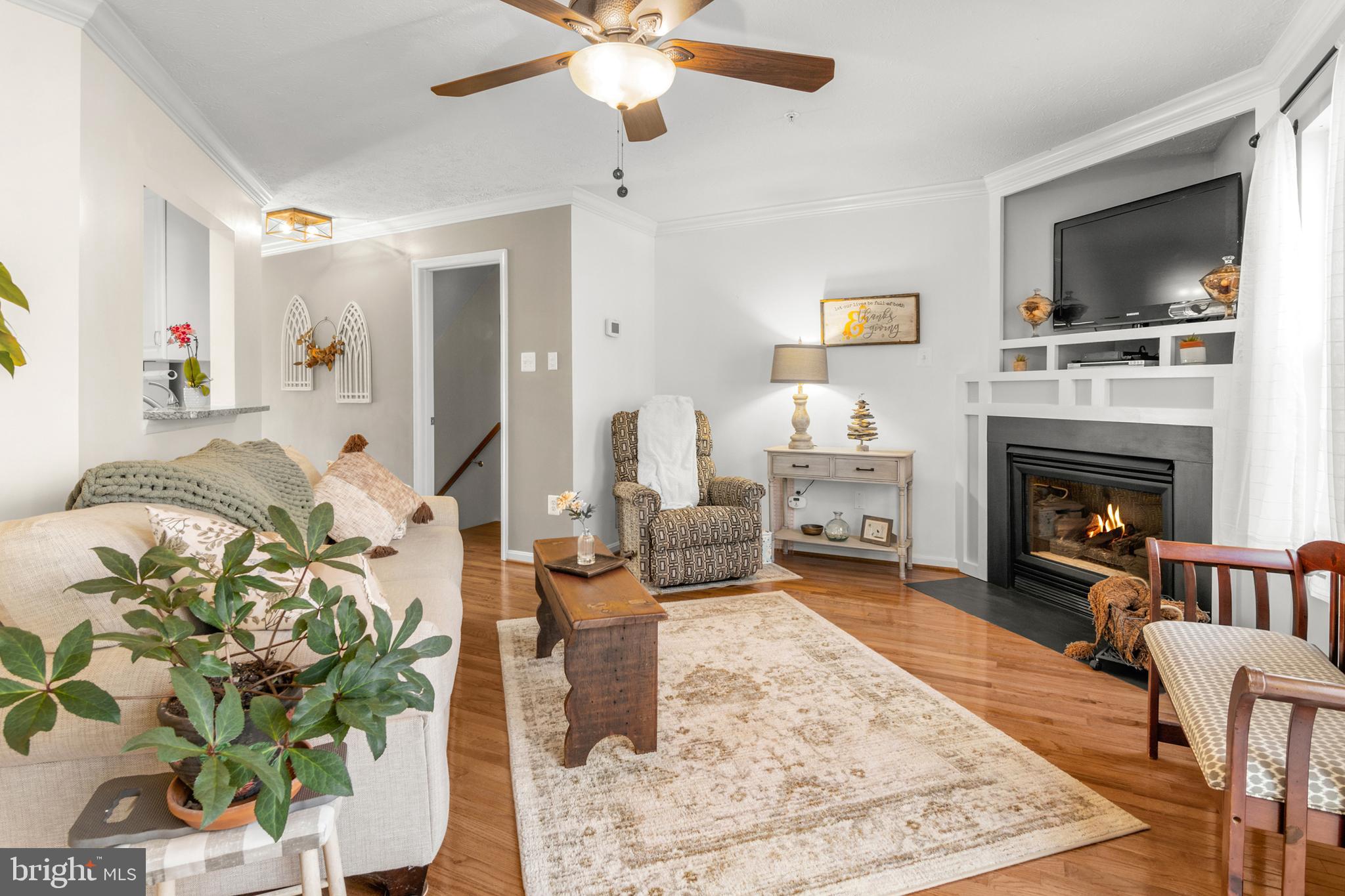 FALCON CREST - Residential