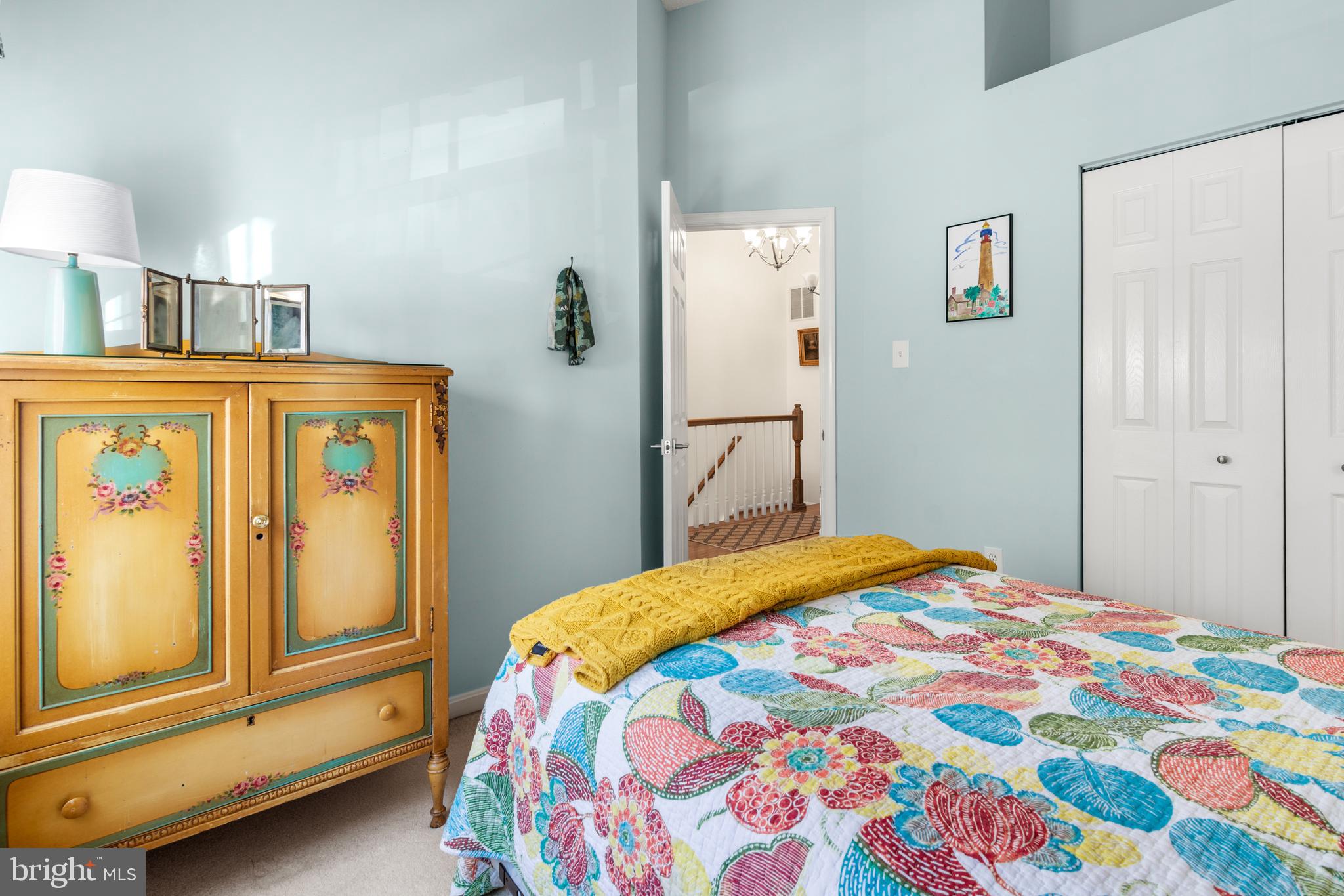 FALCON CREST - Residential