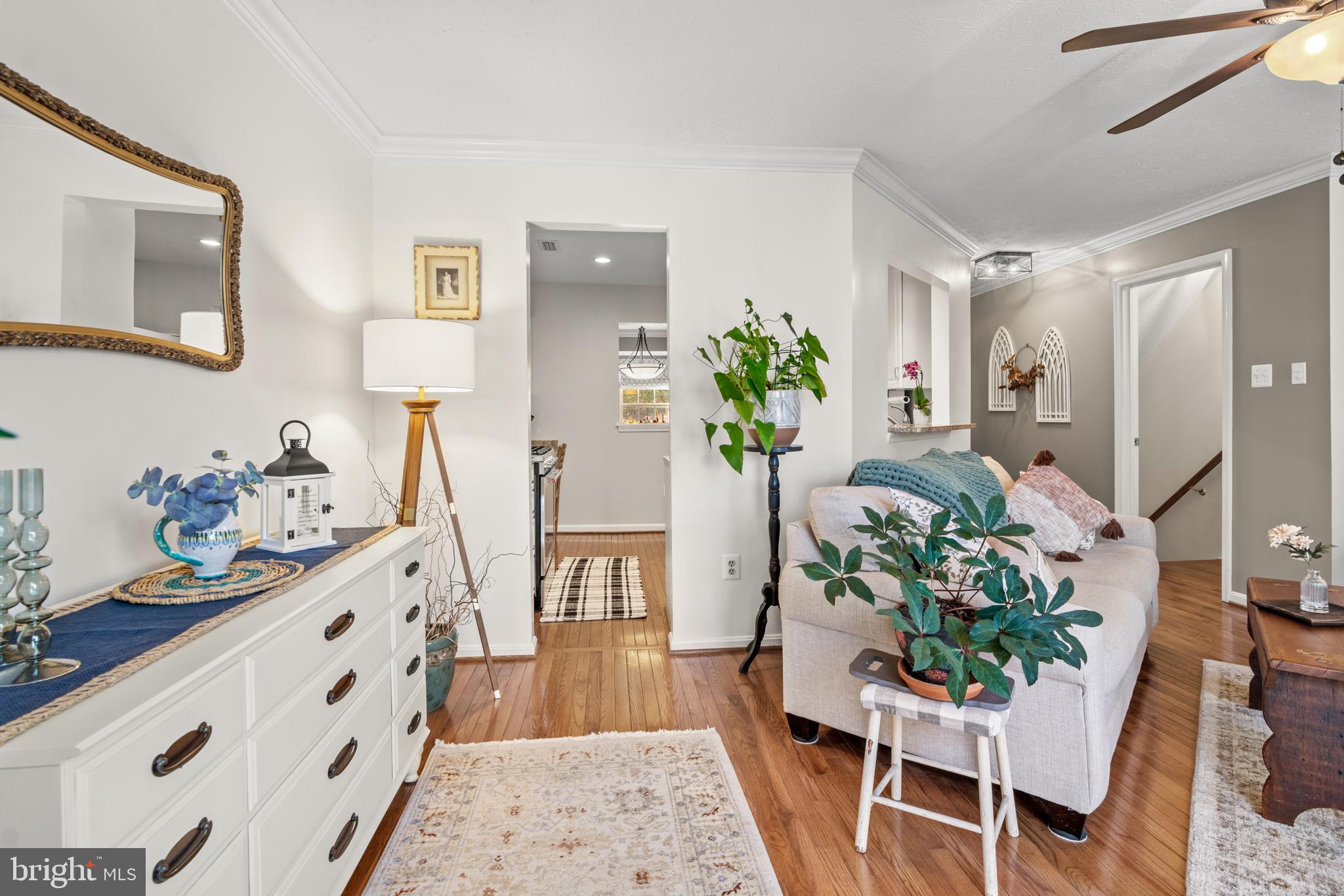 FALCON CREST - Residential