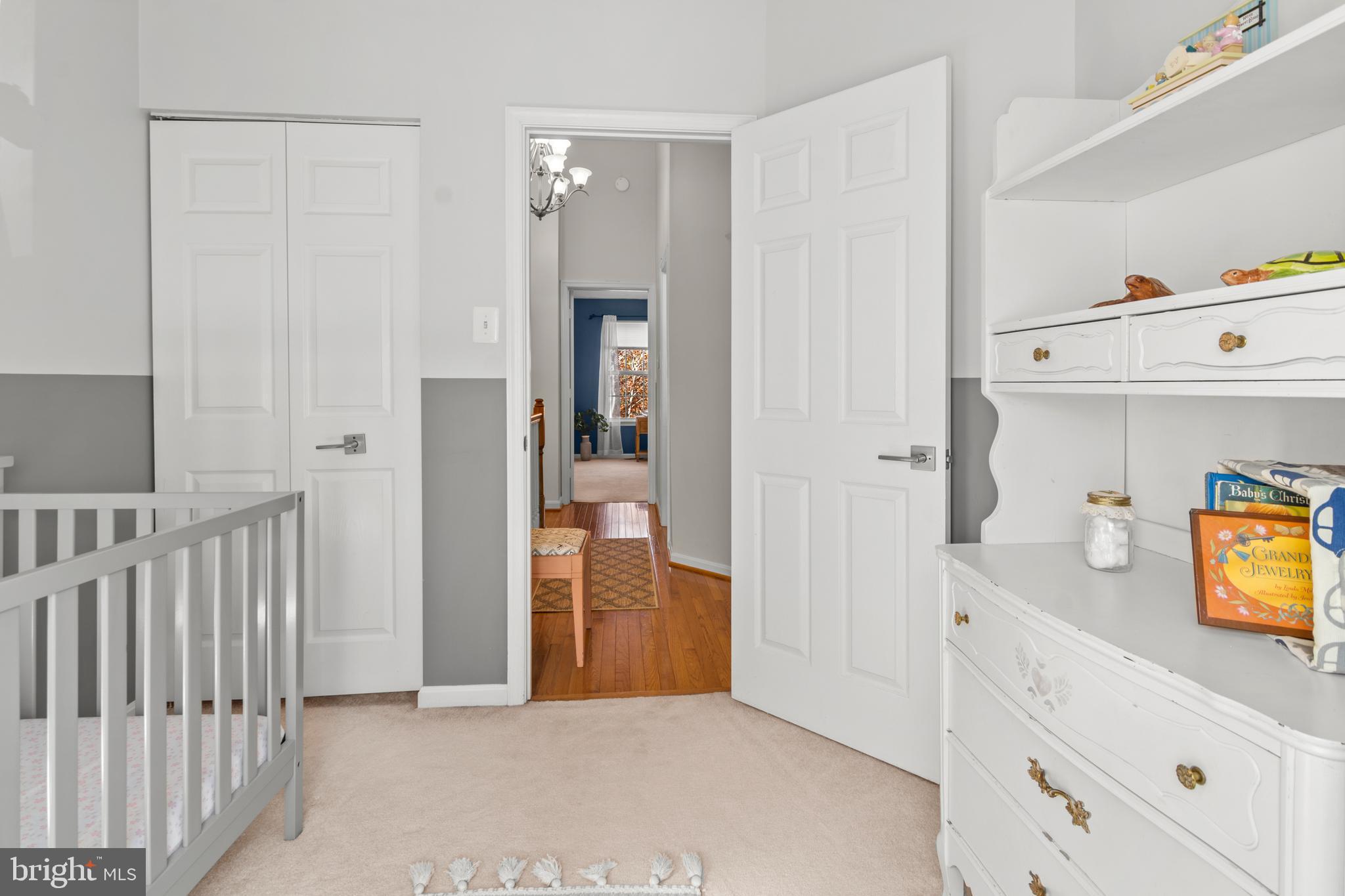 FALCON CREST - Residential