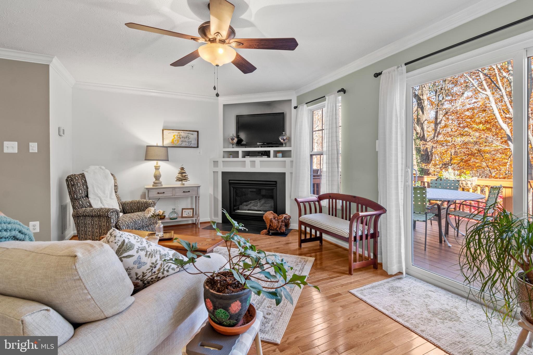 FALCON CREST - Residential