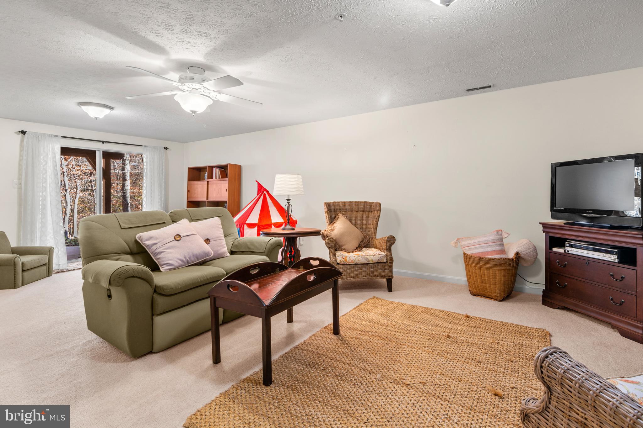 FALCON CREST - Residential