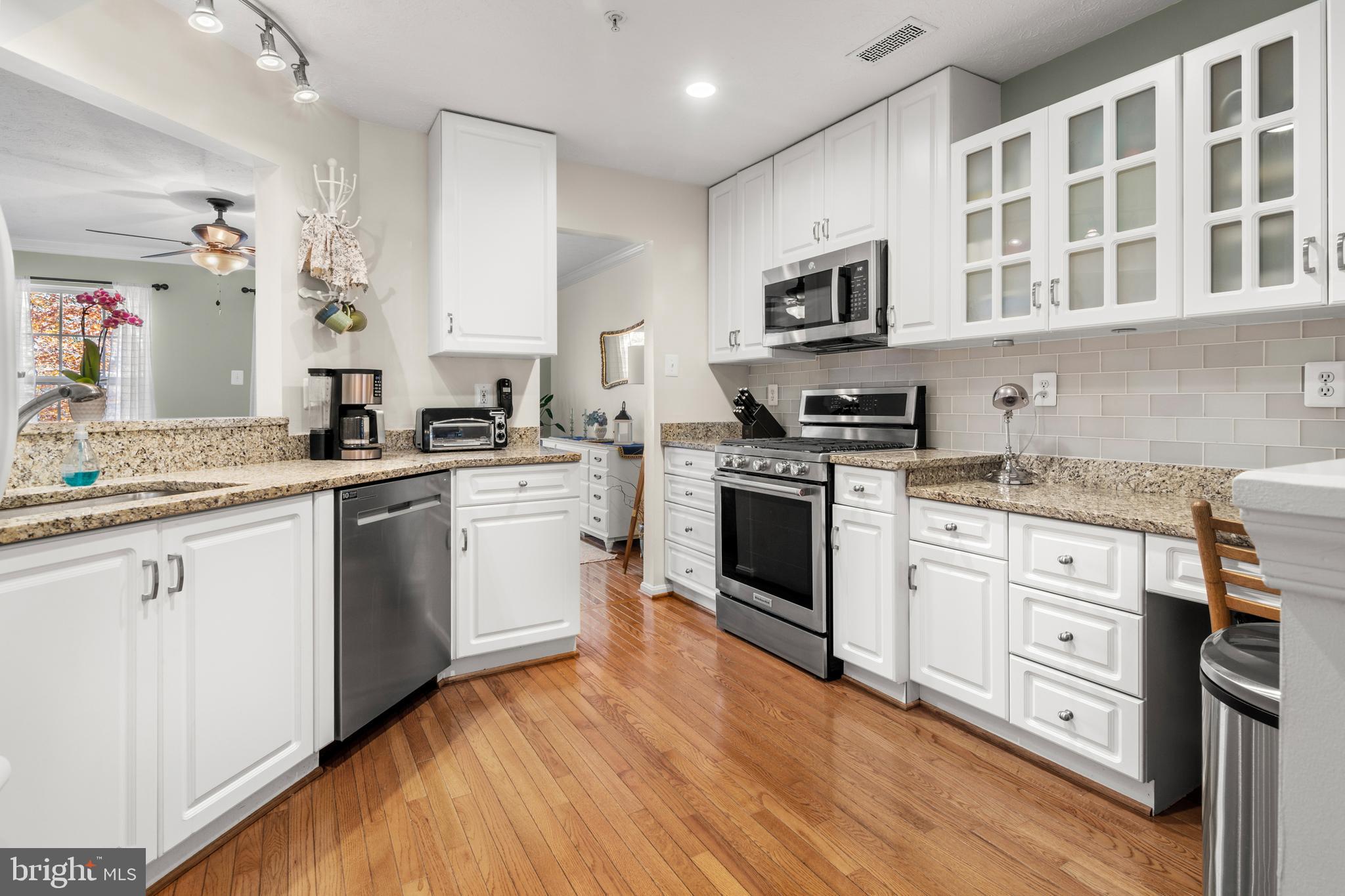 FALCON CREST - Residential