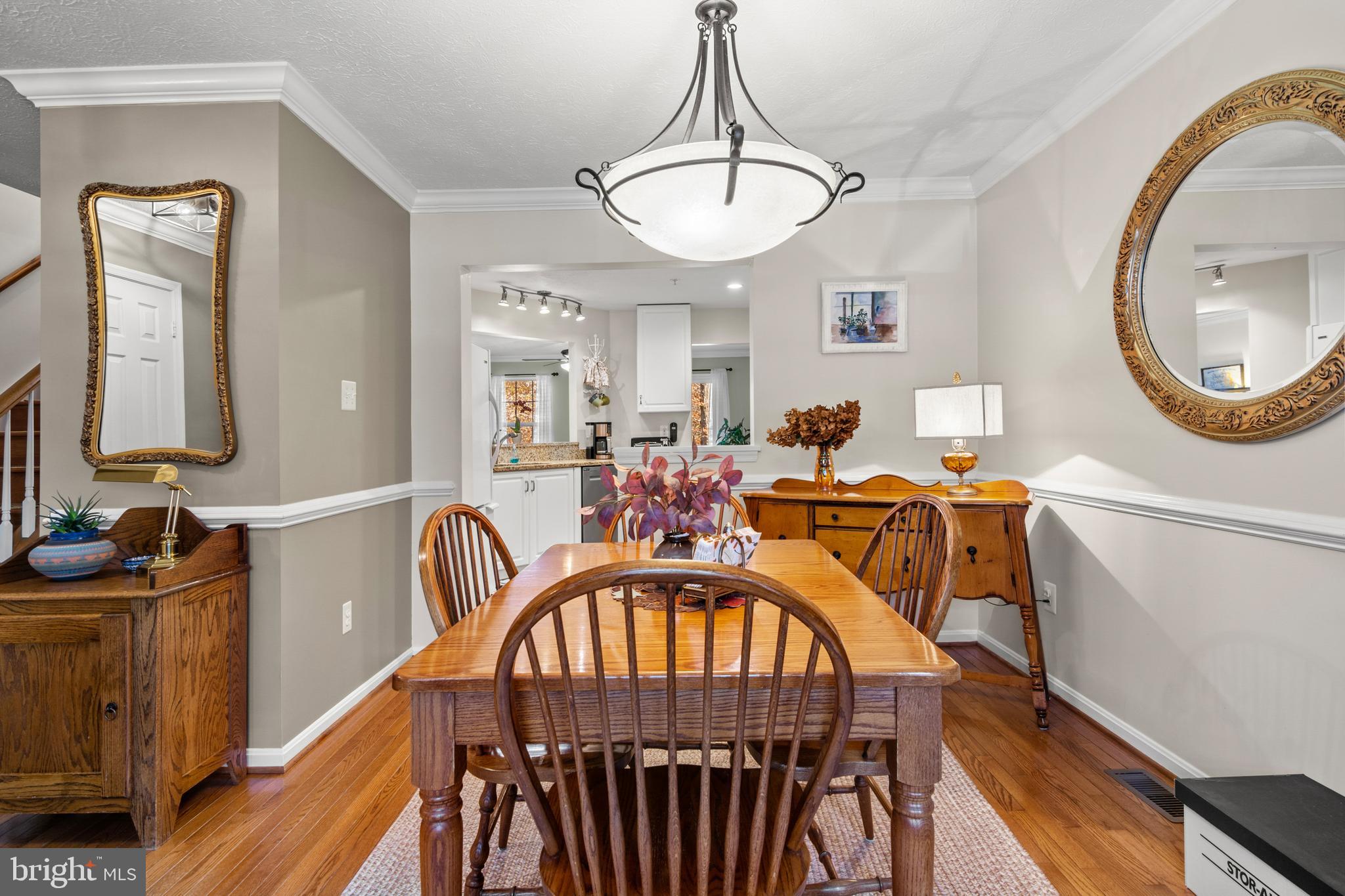 FALCON CREST - Residential