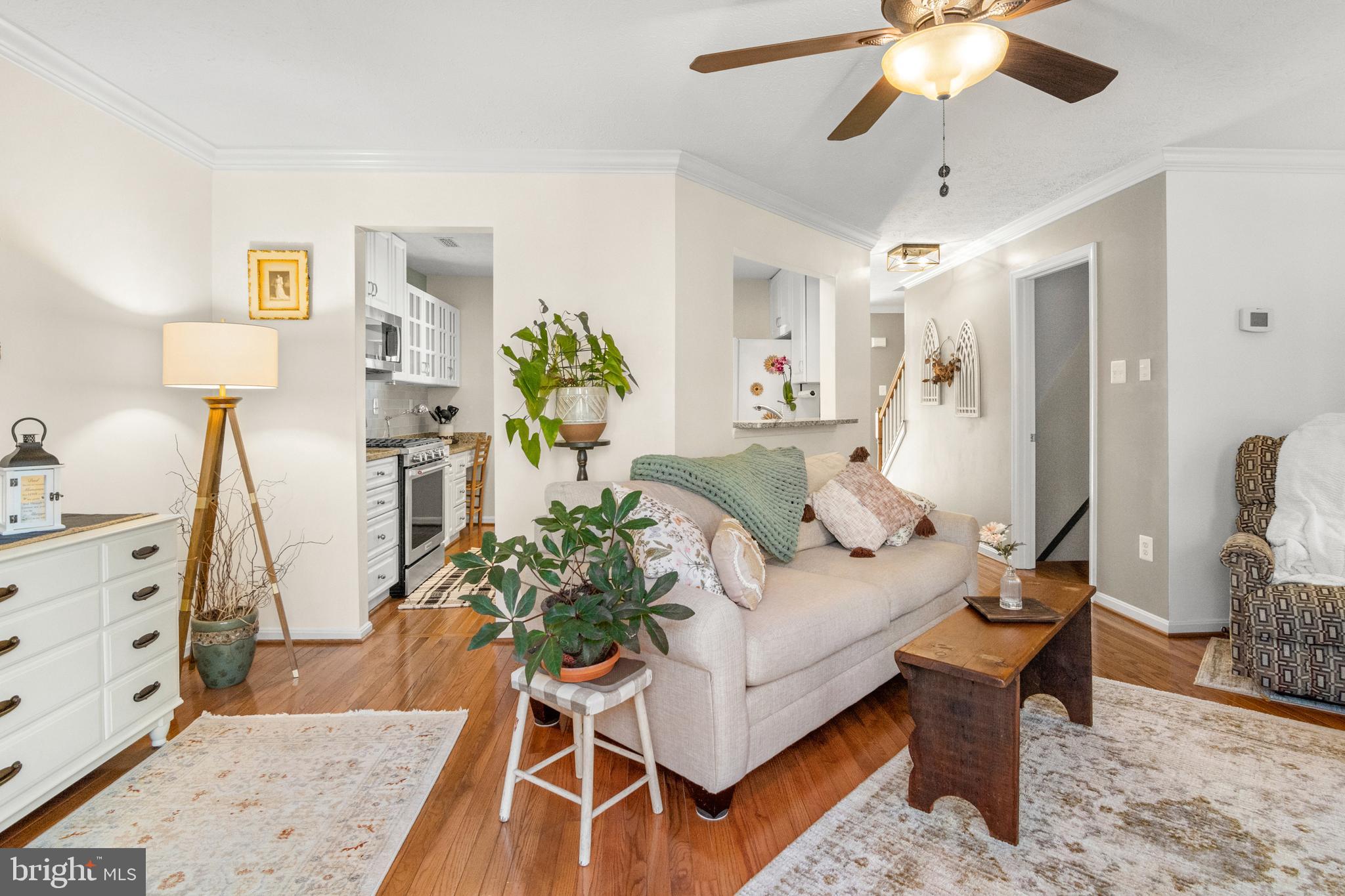 FALCON CREST - Residential