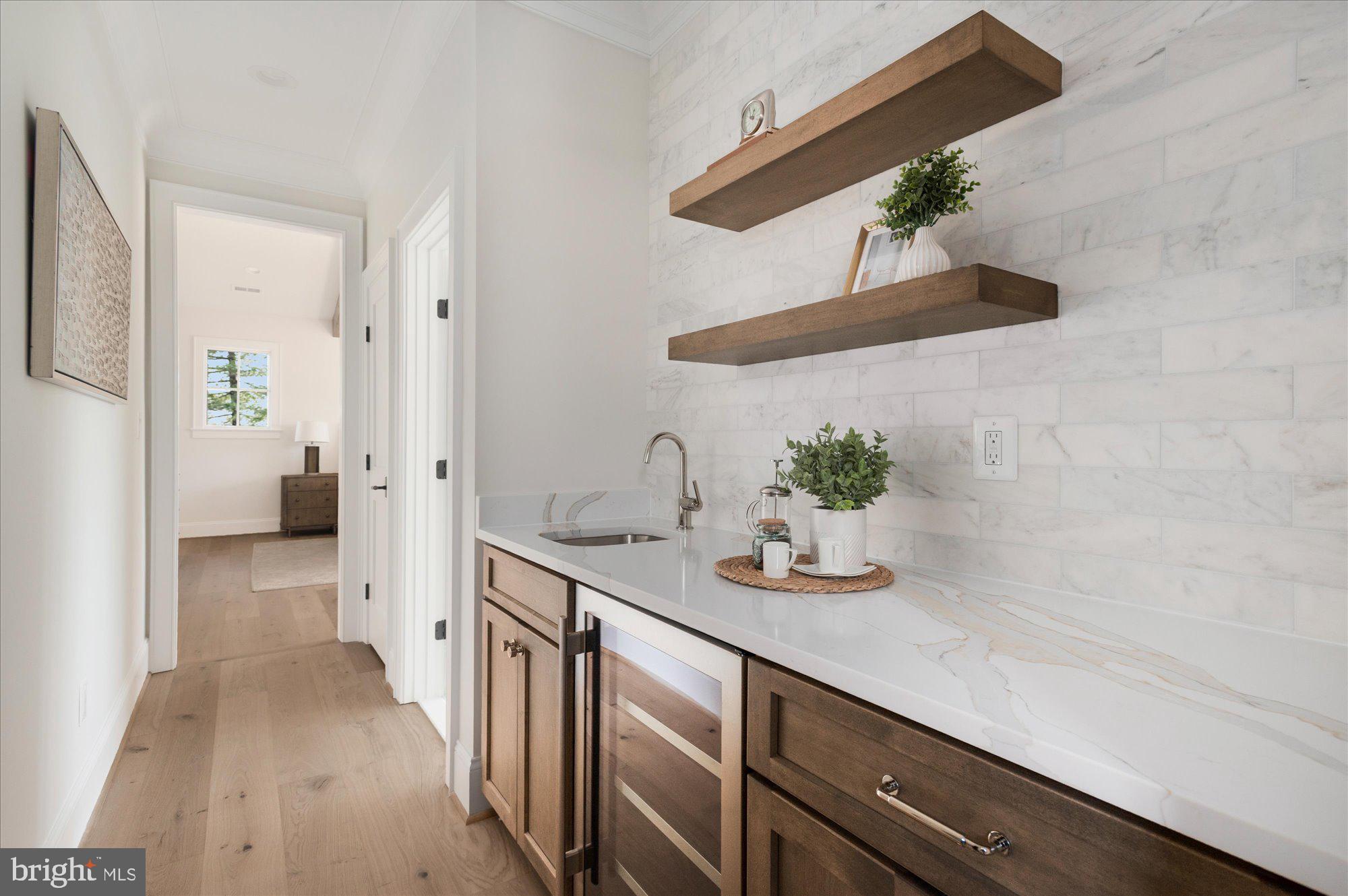 GOLF CLUB MANOR - Residential