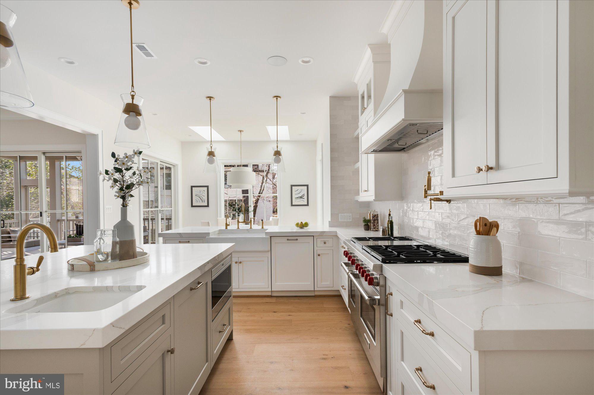 GOLF CLUB MANOR - Residential