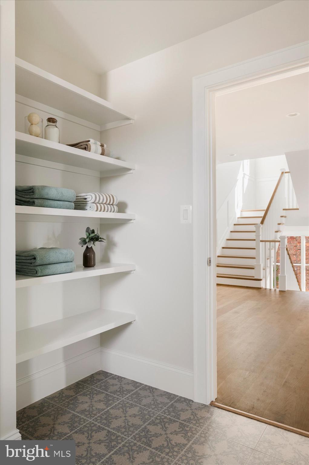 GOLF CLUB MANOR - Residential