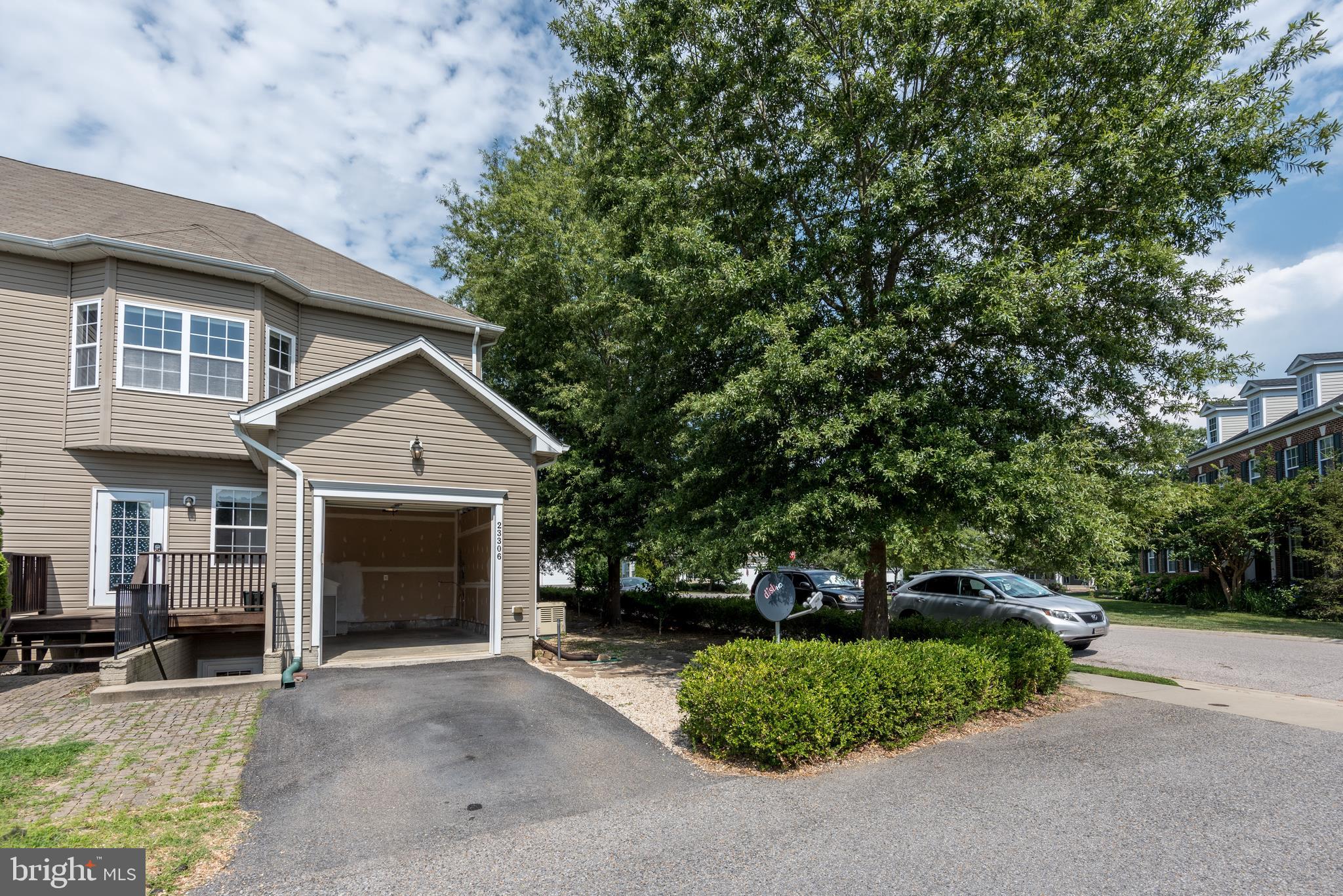 DAHLIA PARK OF WILDEWOOD - Residential