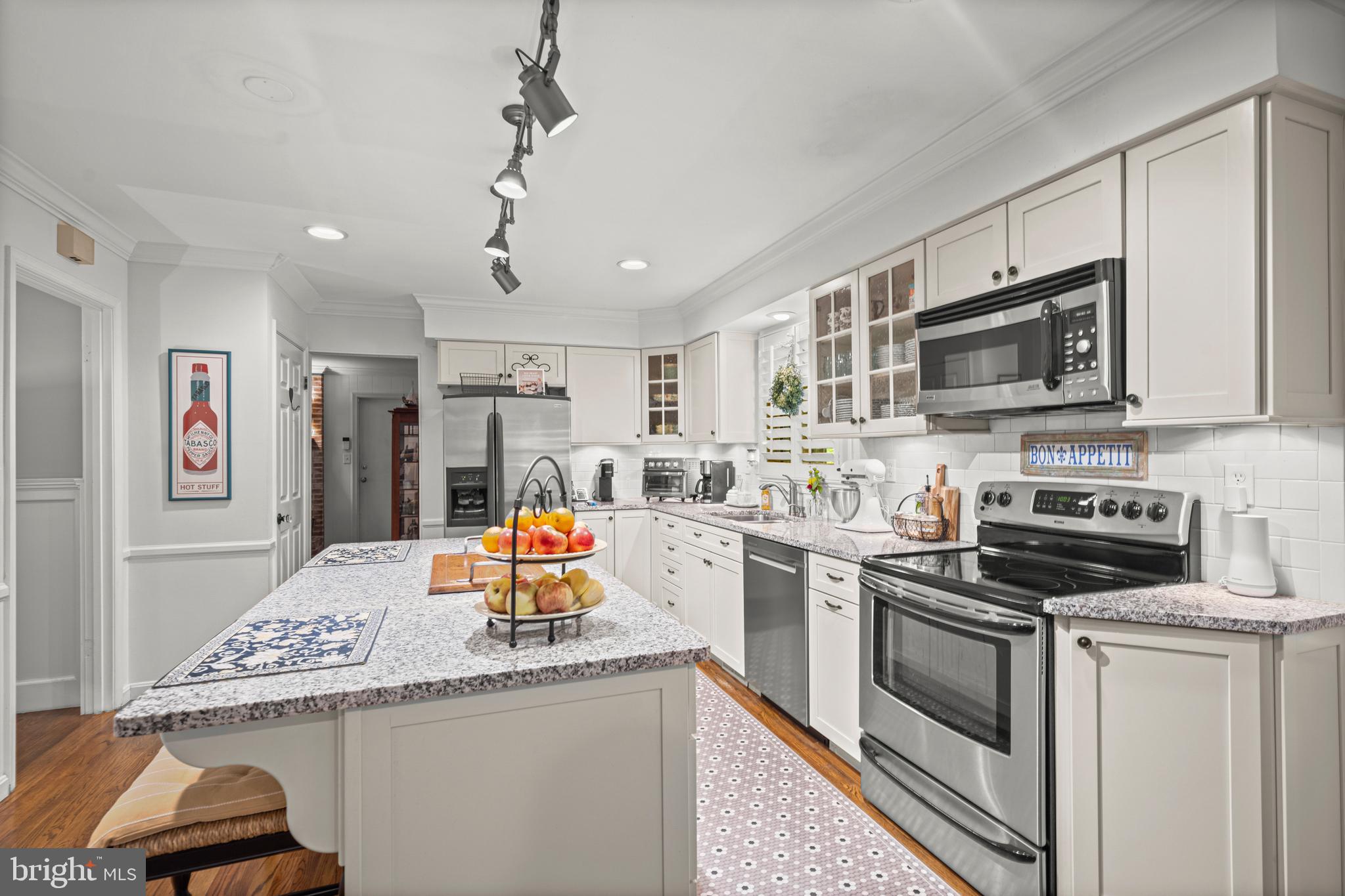 MOUNT HEBRON - Residential