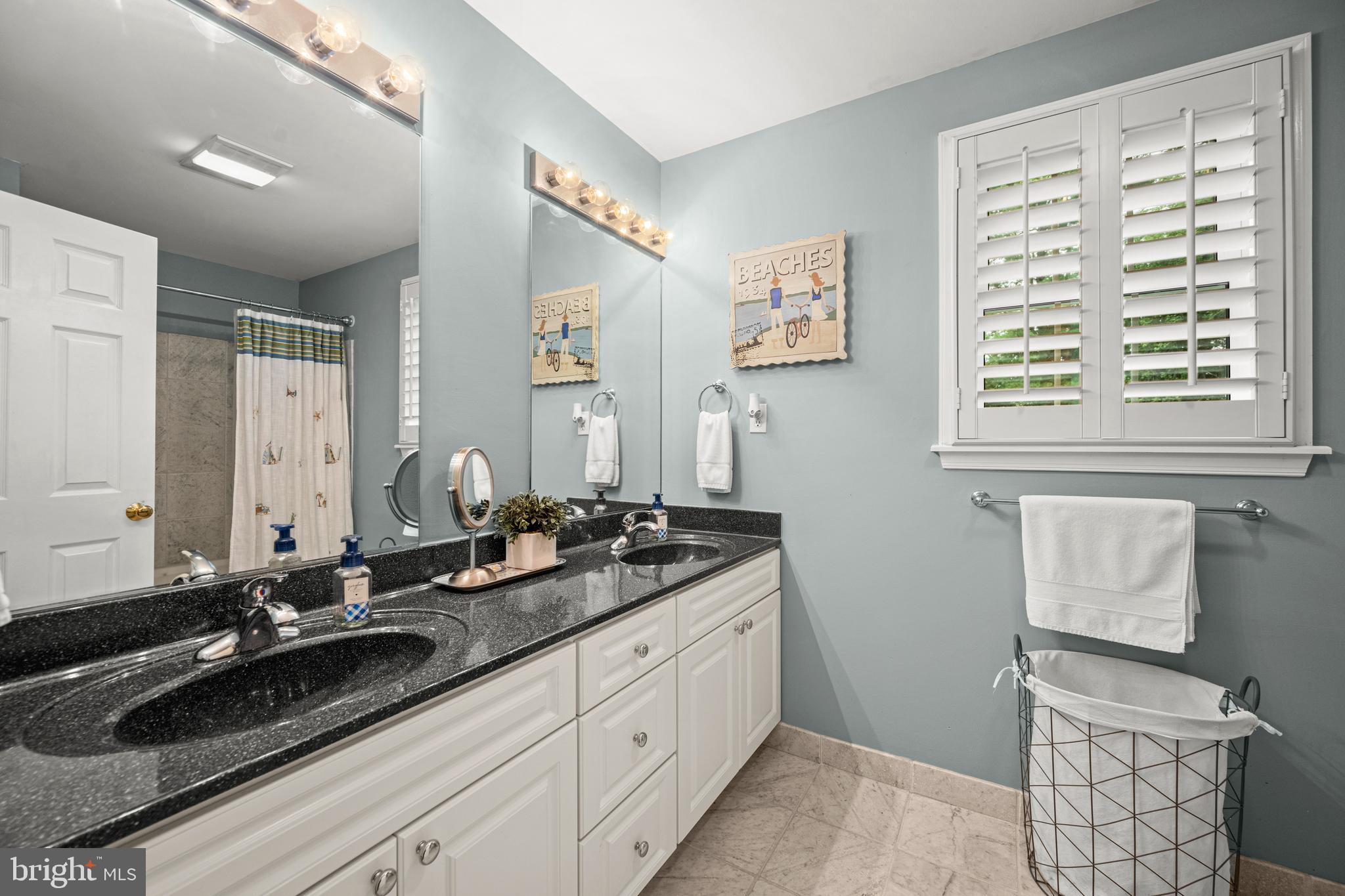 MOUNT HEBRON - Residential