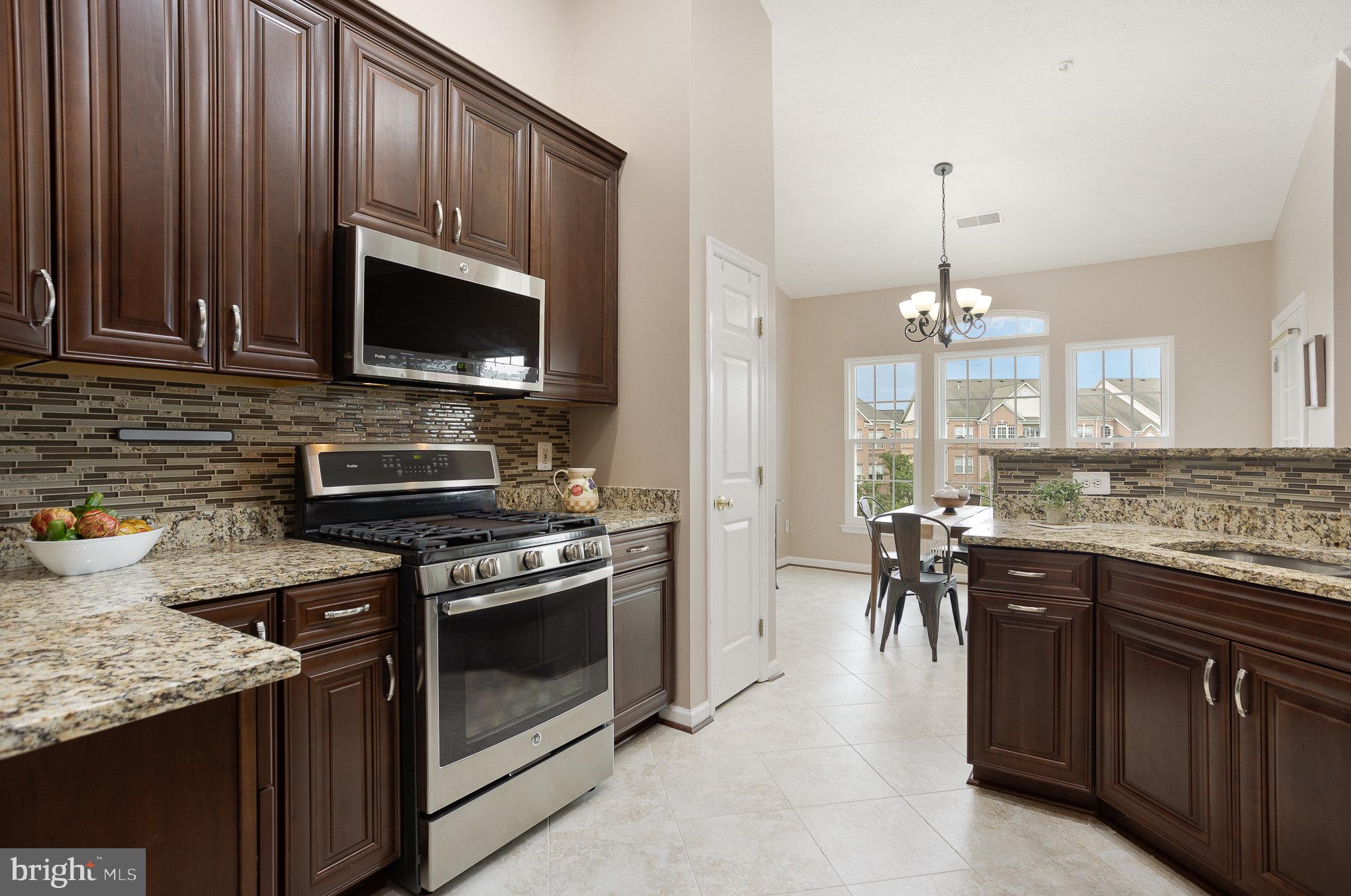 WINDSOR AT PERRY HALL FARMS - Residential