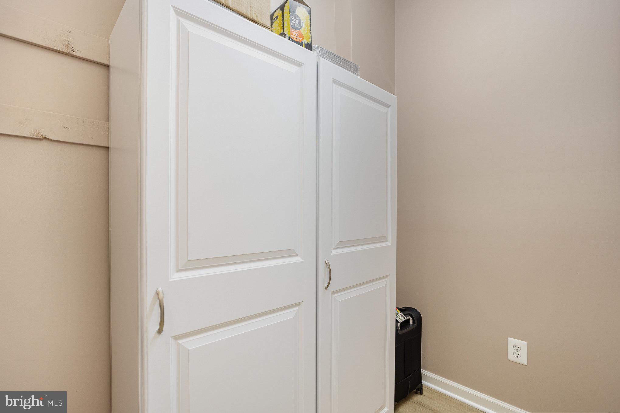 WINDSOR AT PERRY HALL FARMS - Residential