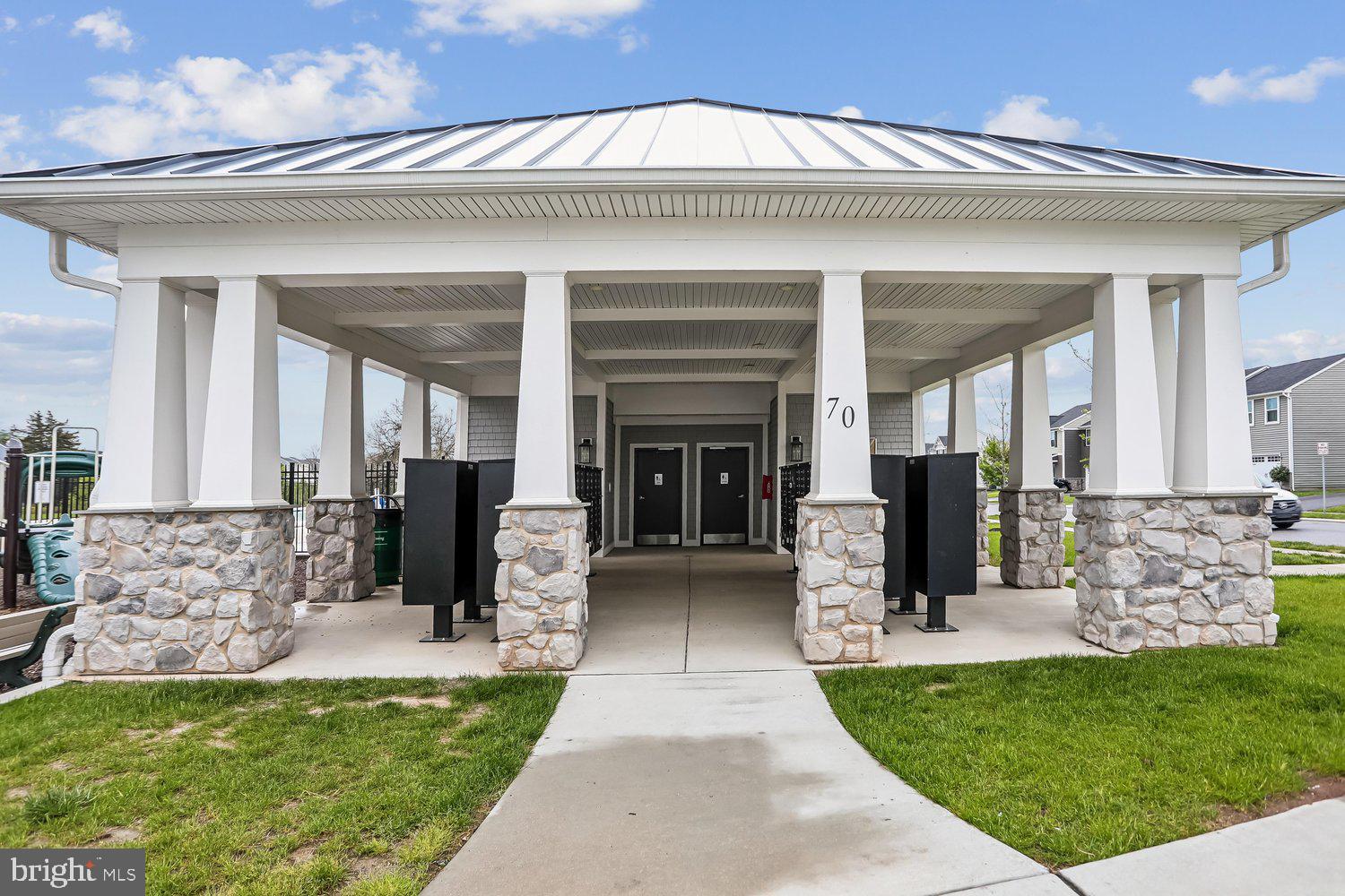 MEADE'S CROSSING - Residential