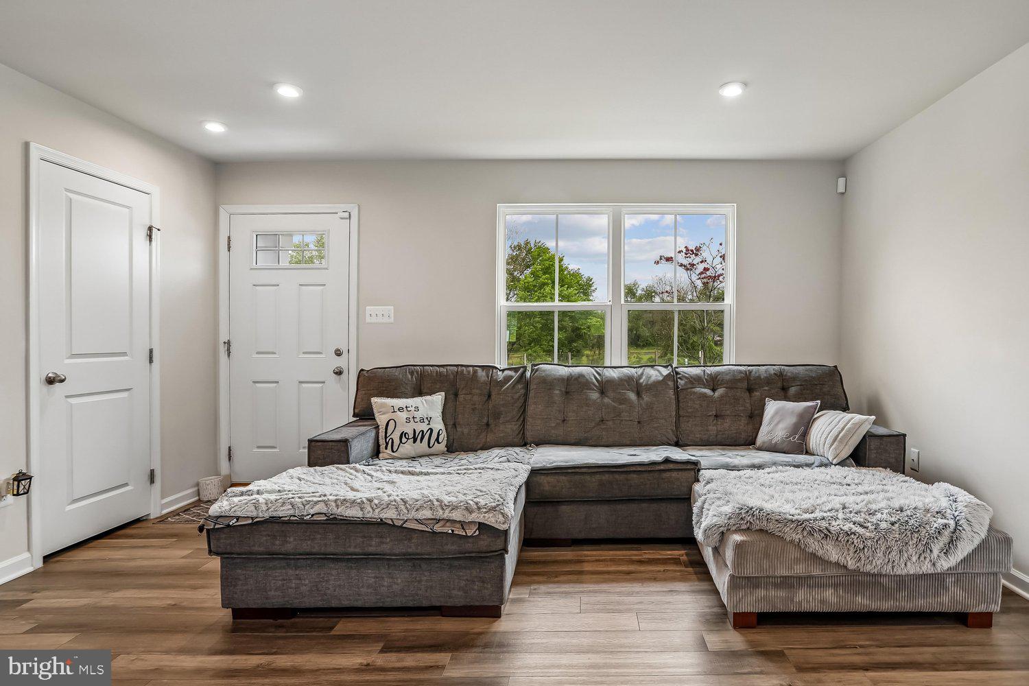 MEADE'S CROSSING - Residential
