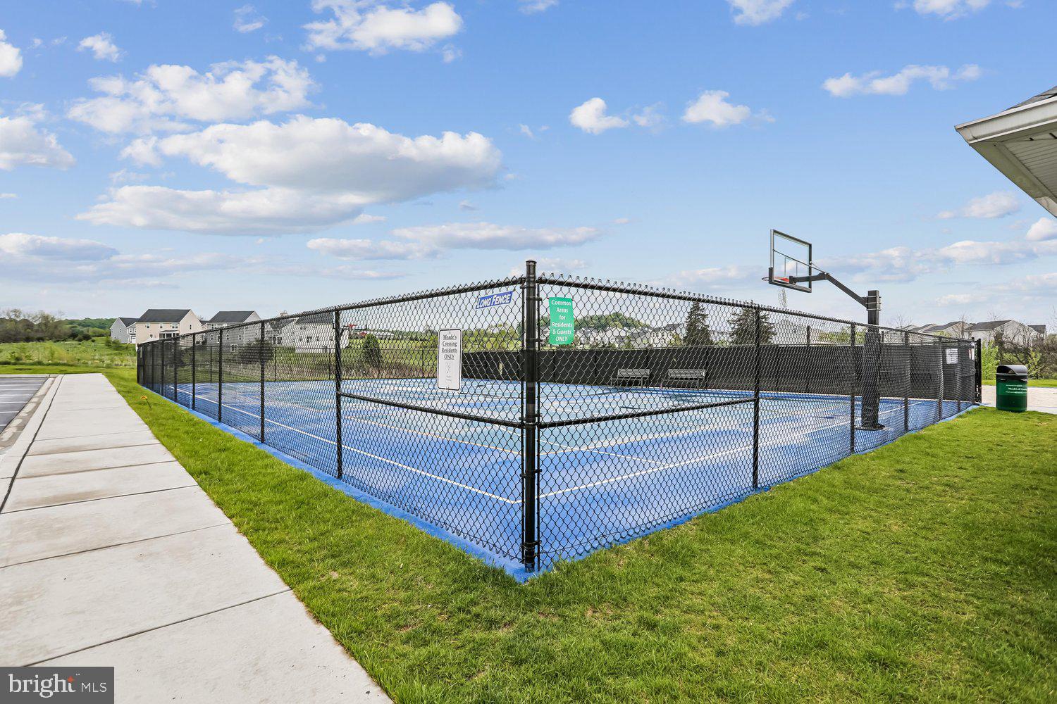 MEADE'S CROSSING - Residential