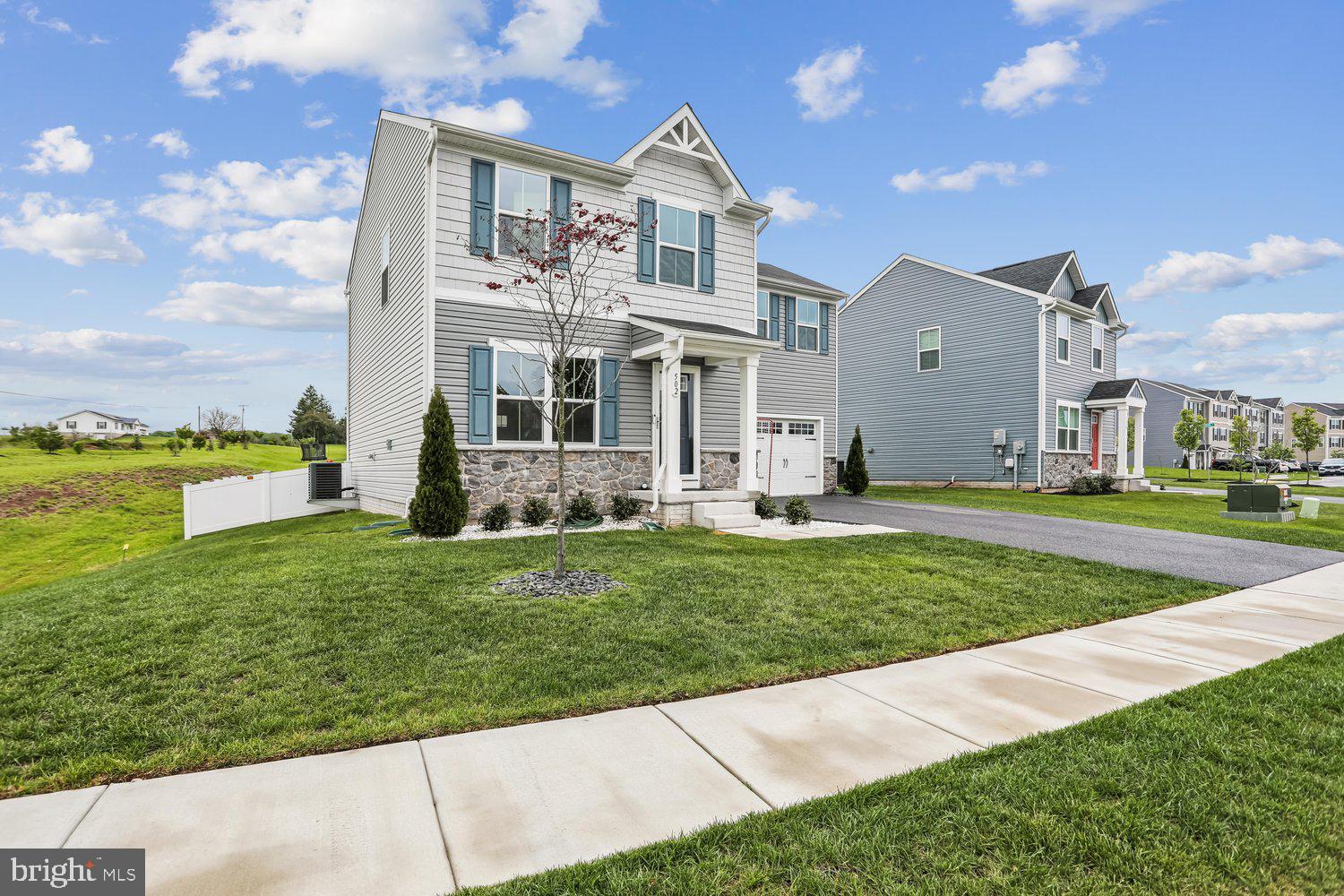 MEADE'S CROSSING - Residential