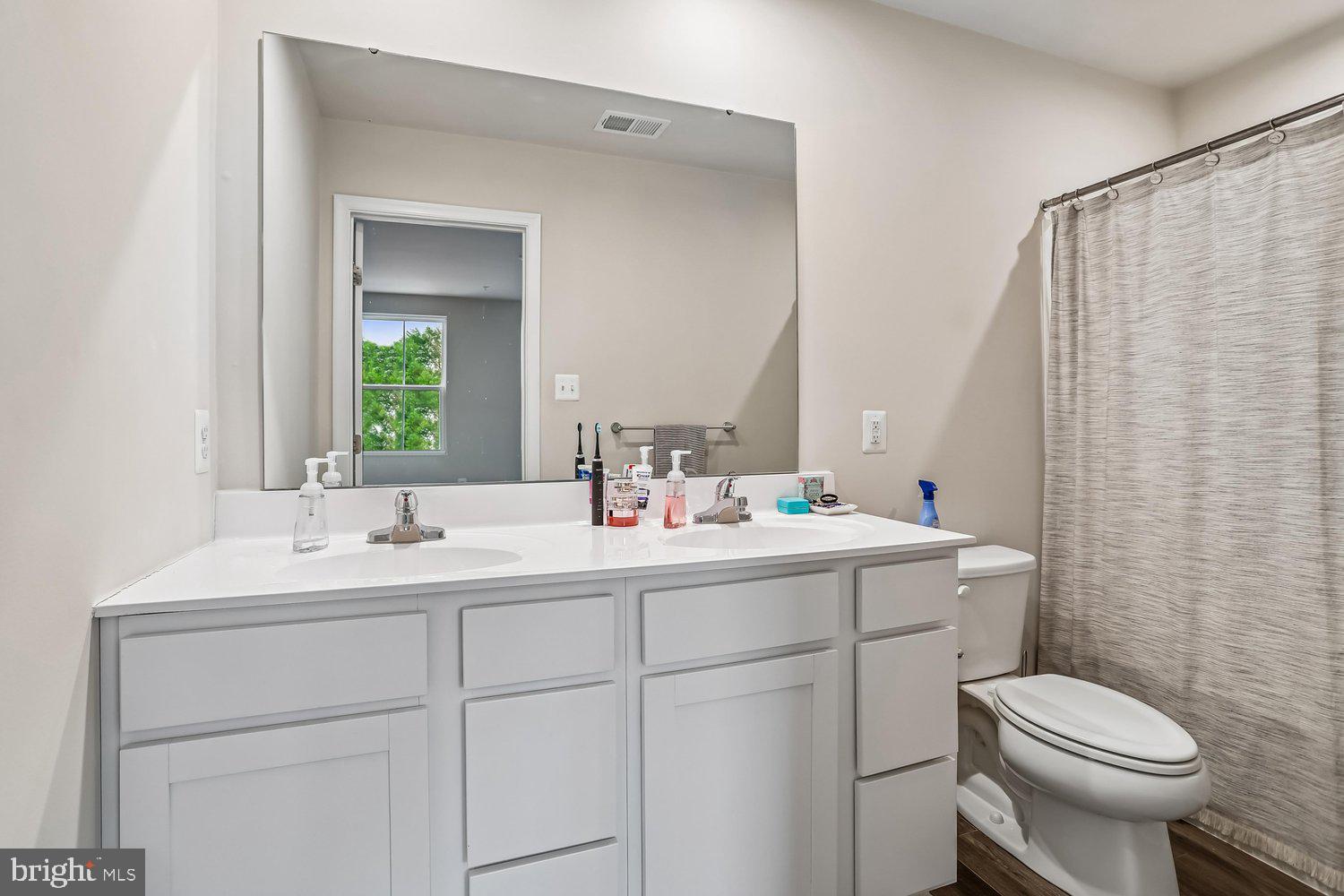 MEADE'S CROSSING - Residential