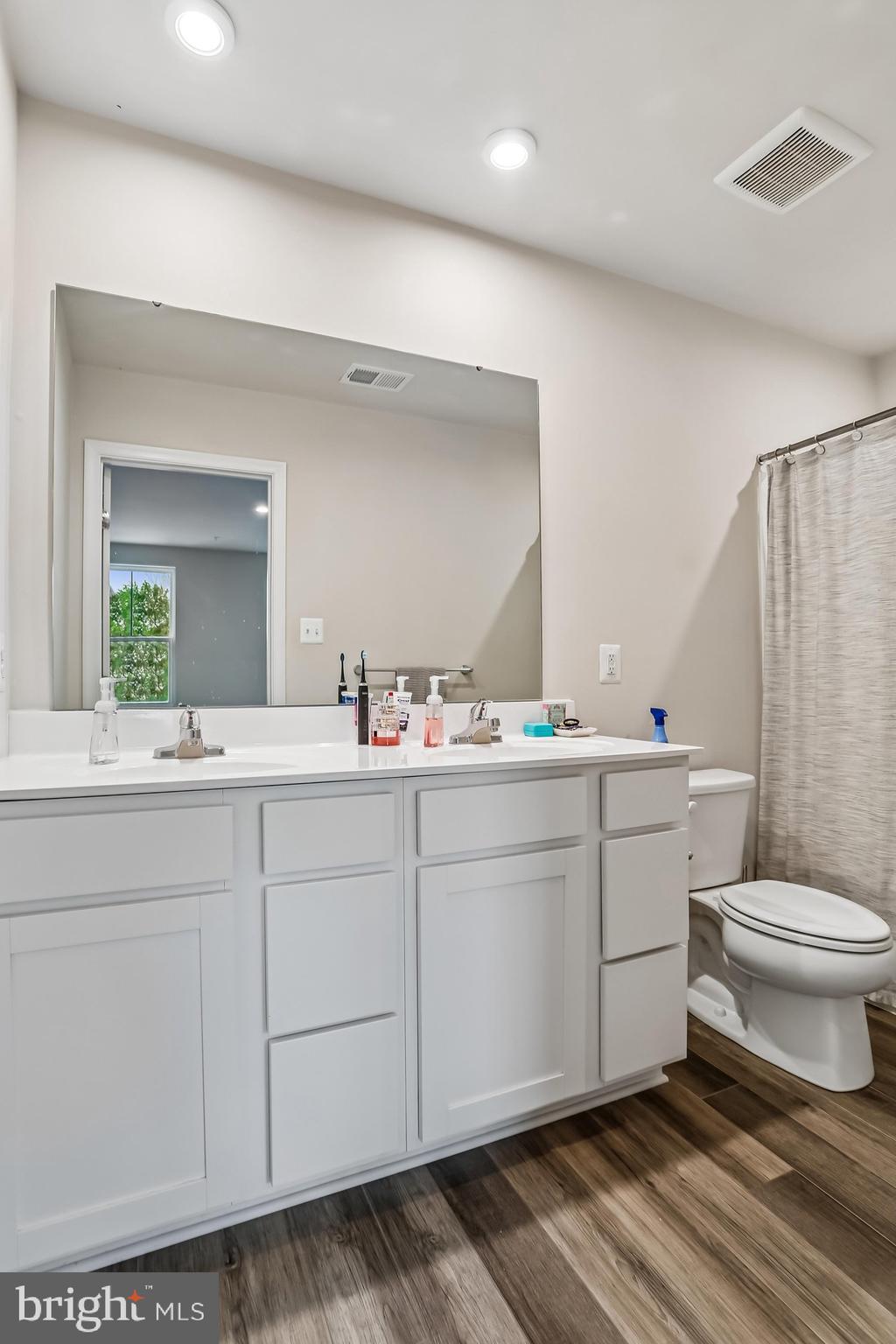 MEADE'S CROSSING - Residential