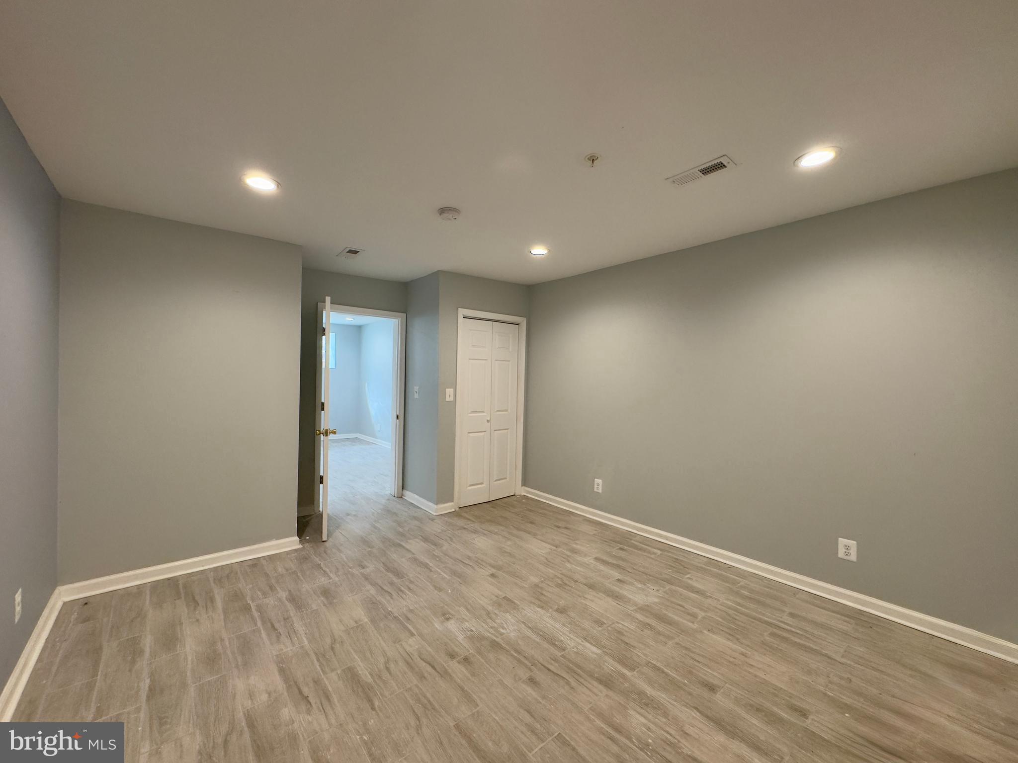 DOWNTOWN - Residential Lease
