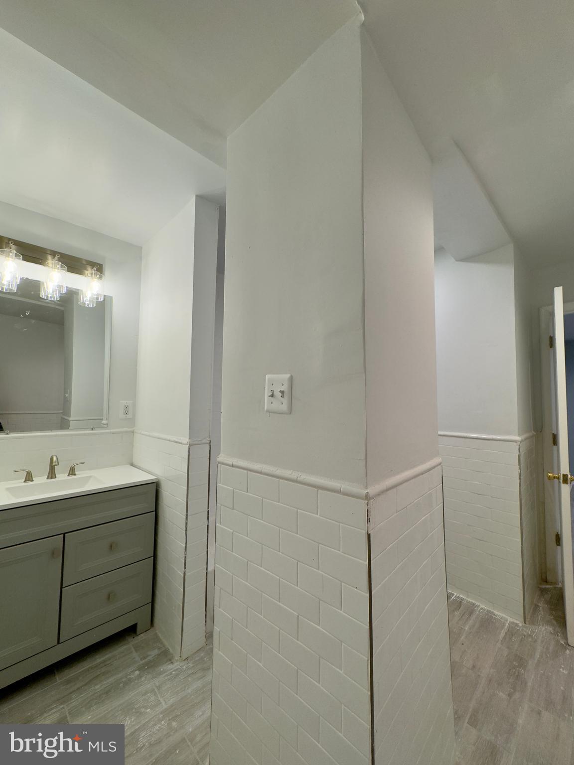 DOWNTOWN - Residential Lease