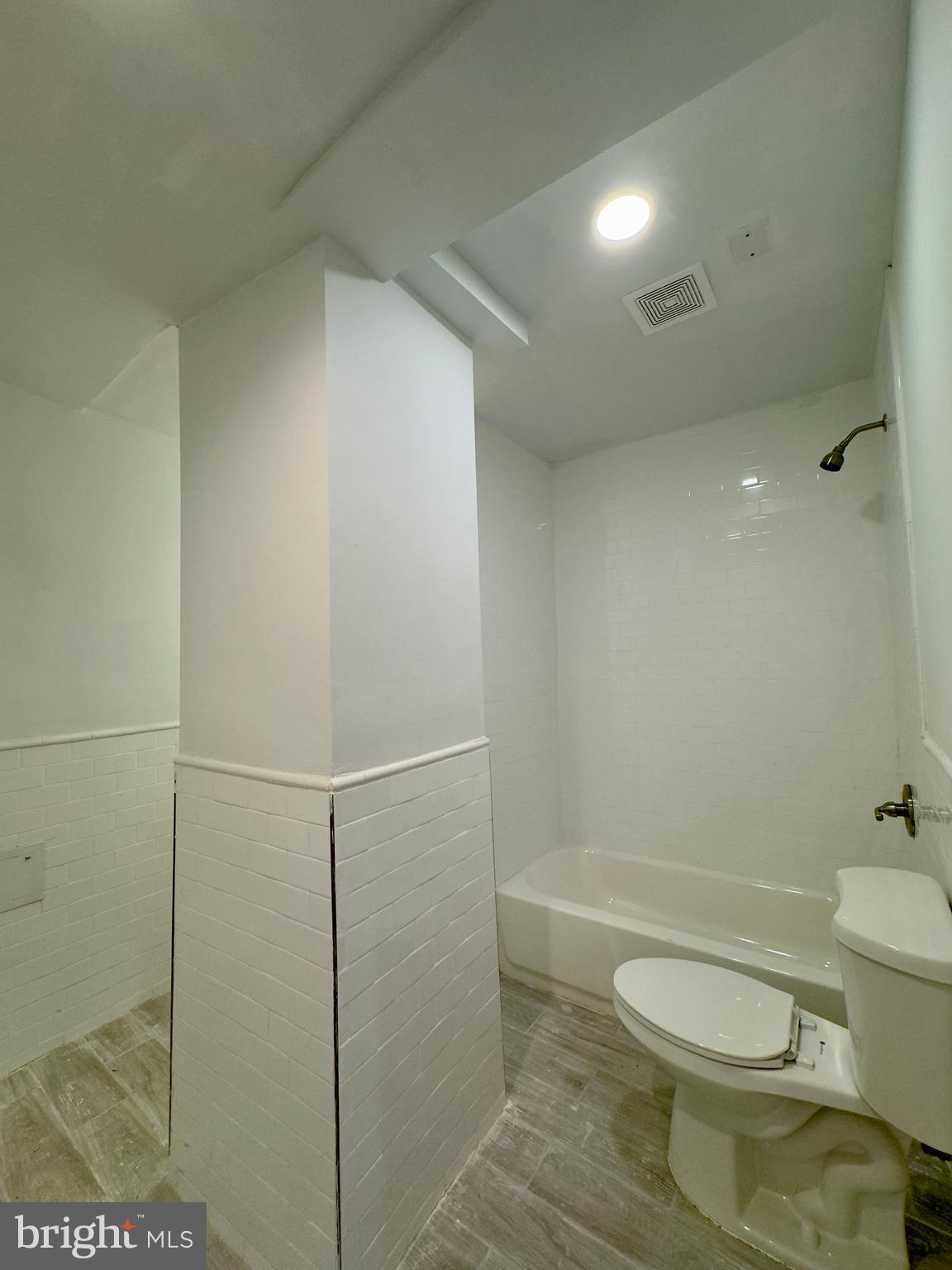 DOWNTOWN - Residential Lease
