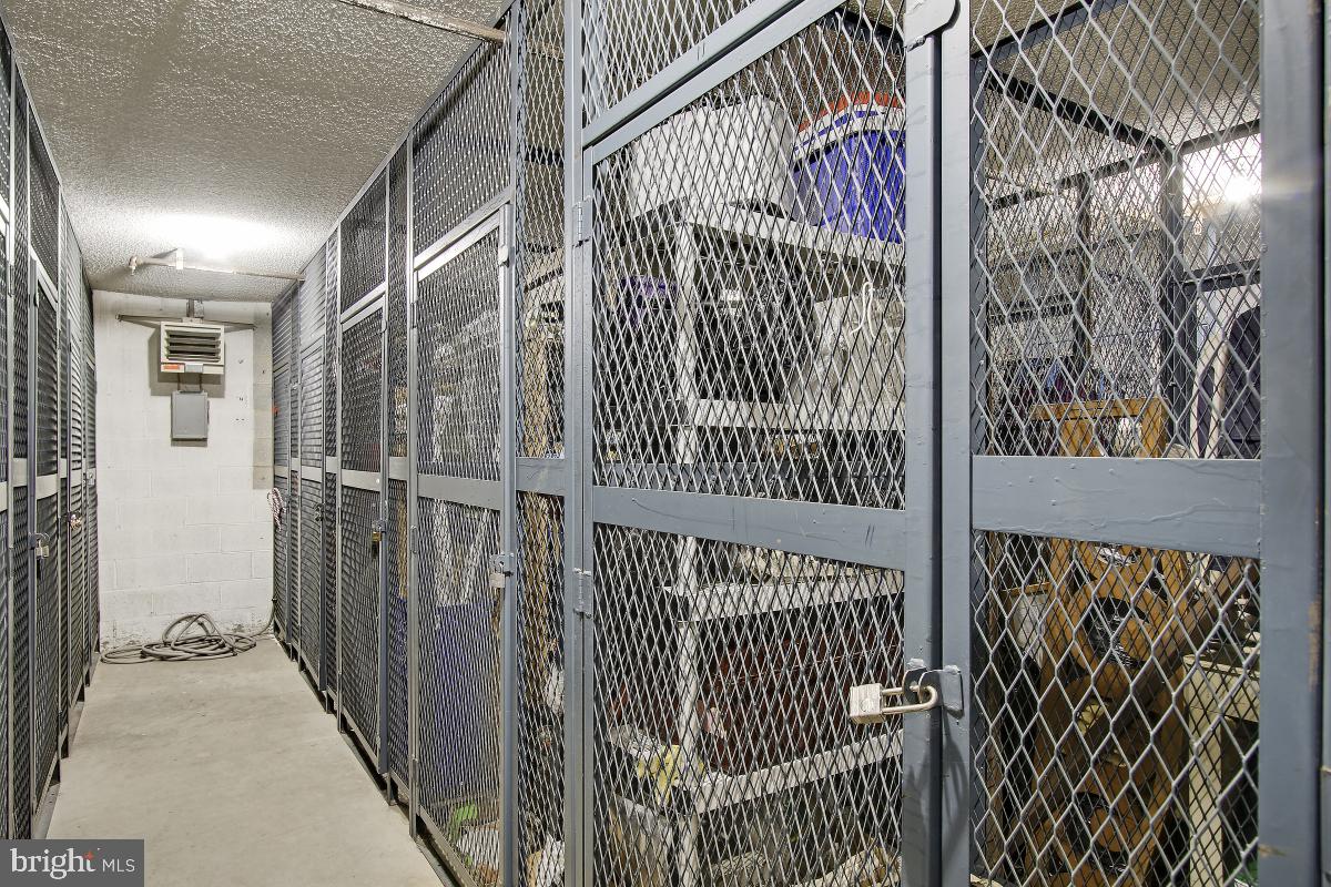 LEISURE WORLD - Residential