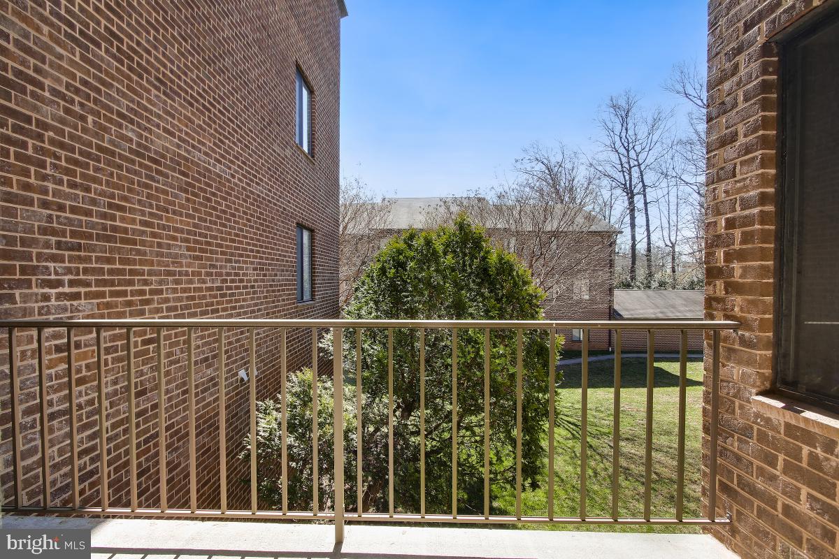 LEISURE WORLD - Residential