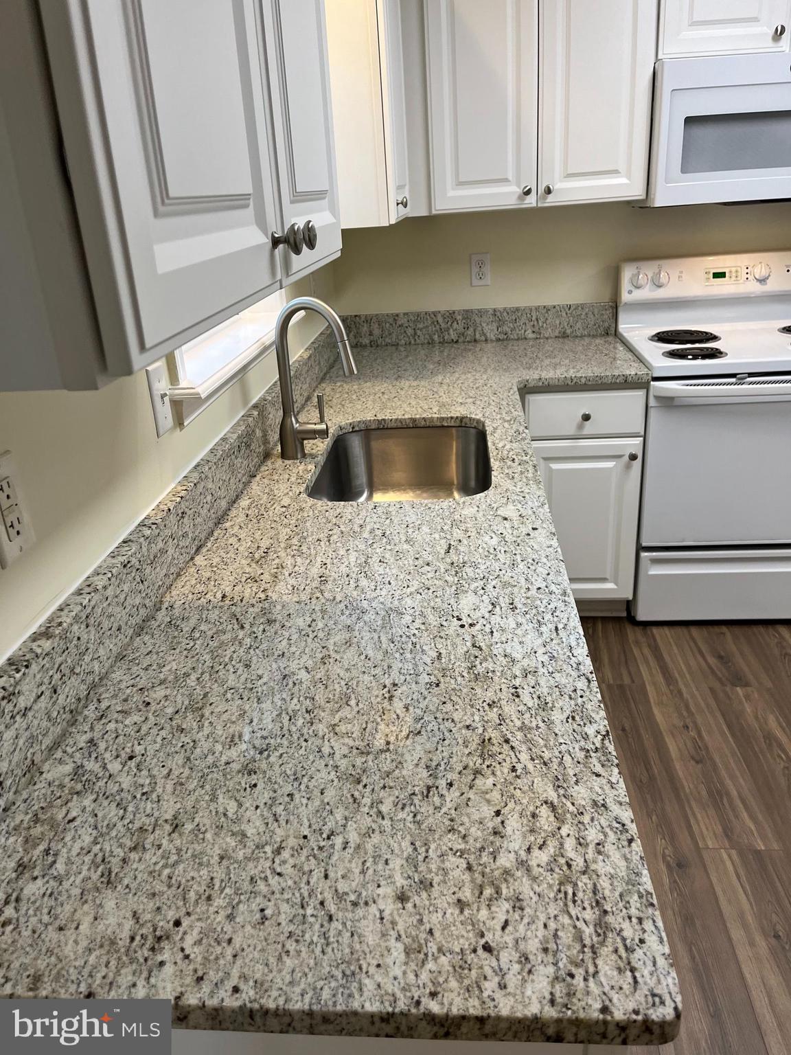 STONE GATE - Residential Lease