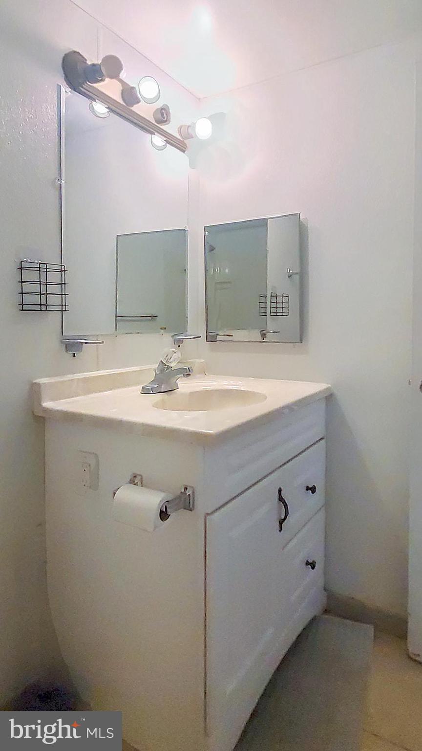 CHARLES VILLAGE - Residential